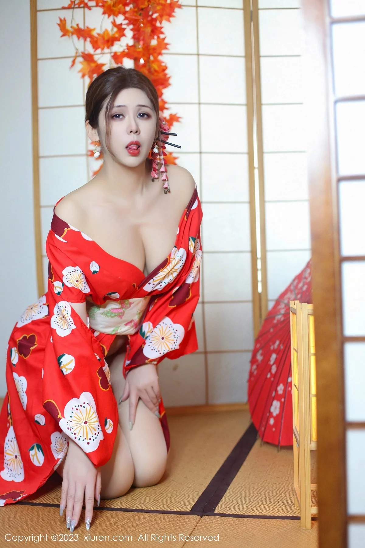 XiuRen第7736期_模特月野兔美妞性感红色和服配蕾丝肉丝袜秀曼妙身姿诱惑写真54P