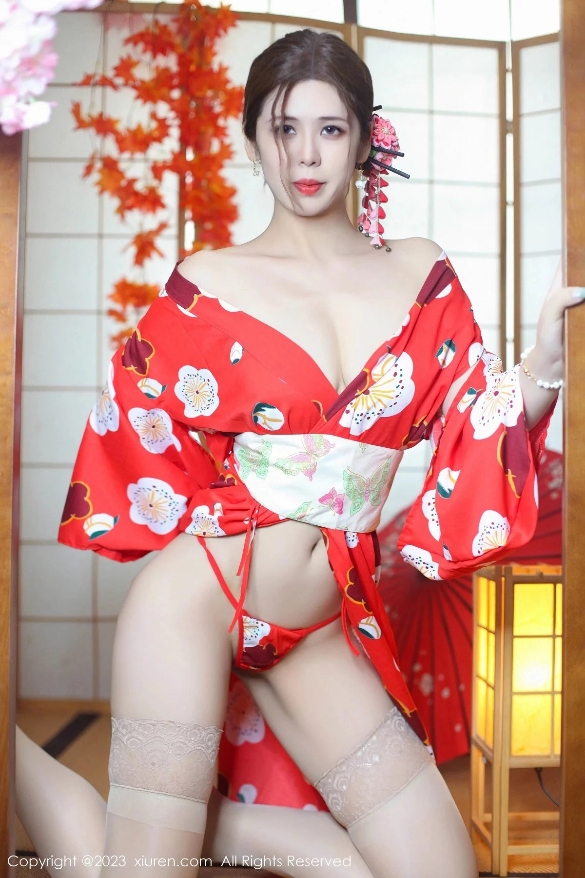 XiuRen第7736期_模特月野兔美妞性感红色和服配蕾丝肉丝袜秀曼妙身姿诱惑写真54P