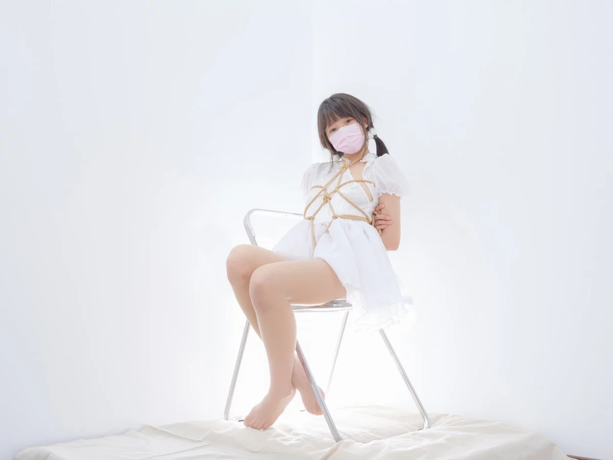 萝莉写真机构森萝财团春雪主题性感白色薄纱短裙配超薄肉丝情趣捆绑诱惑写真115P
