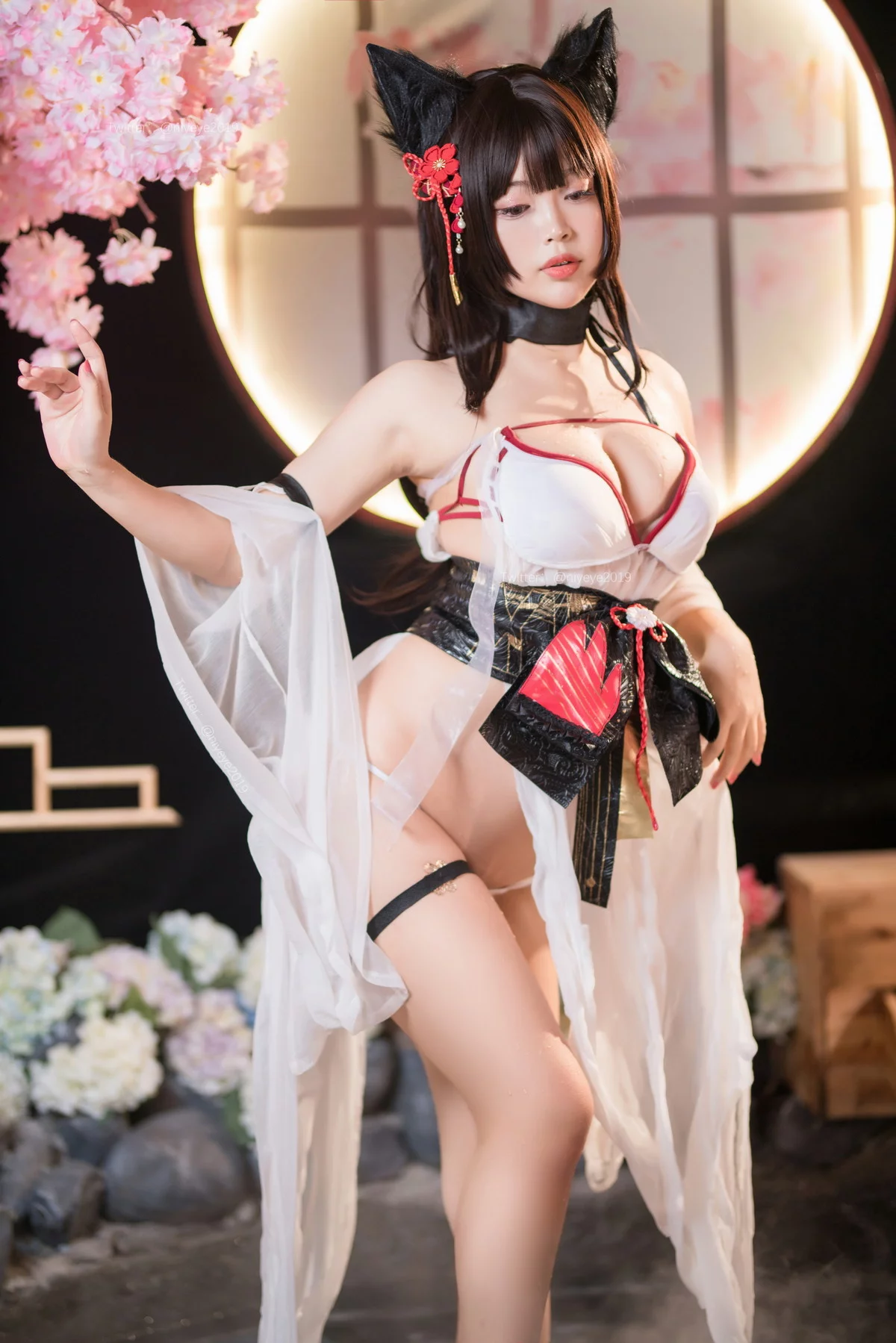 萌系小姐姐白烨湿身天诚泳装主题性感猫女郎装扮白色薄纱服饰秀丰满身材诱惑写真61P