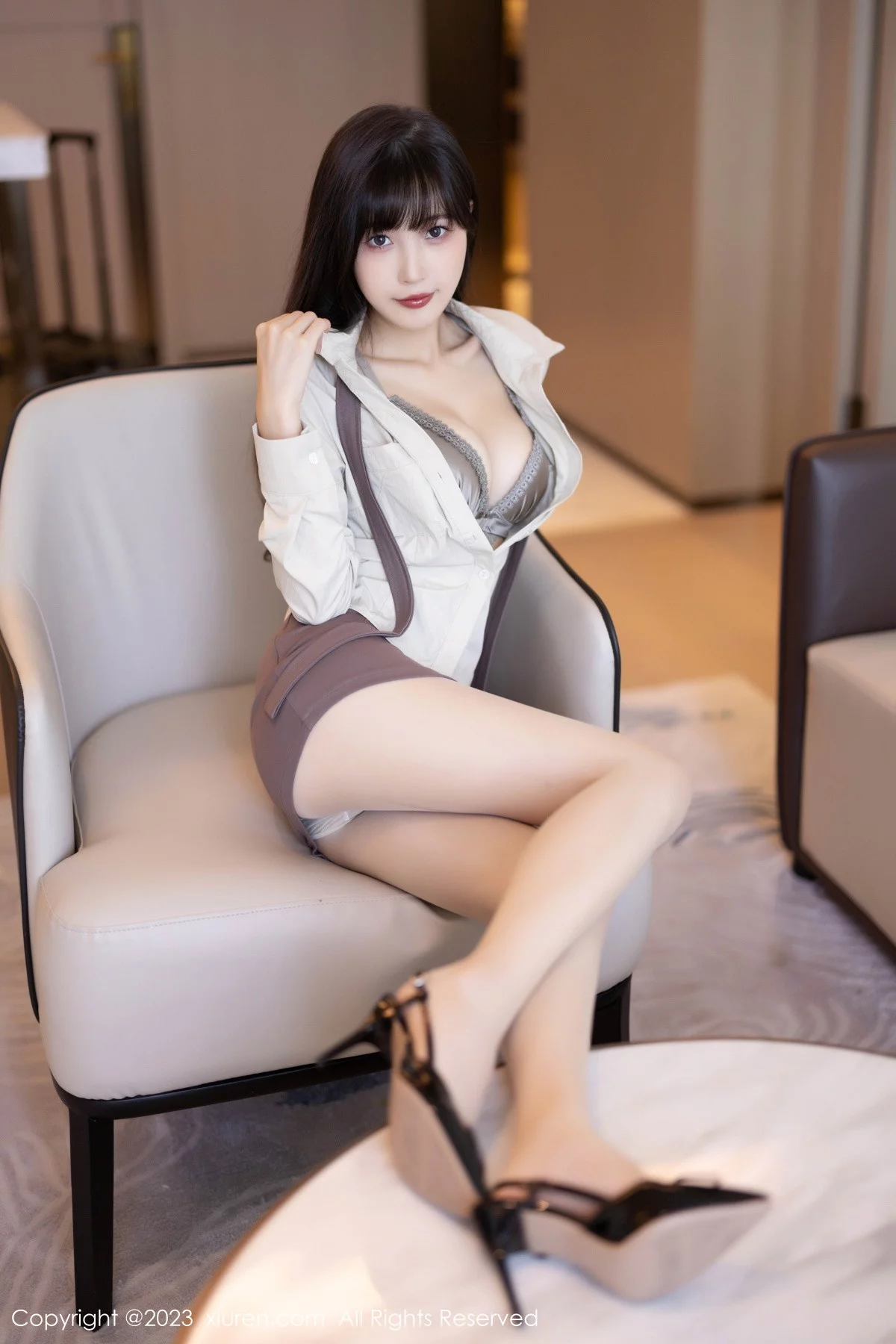 XiuRen第7745期_模特林星阑性感杏色上衣配短裙露原色丝袜秀苗条身材诱惑写真83P