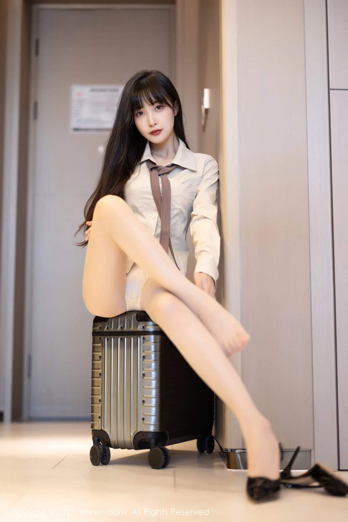 XiuRen第7745期_模特林星阑性感杏色上衣配短裙露原色丝袜秀苗条身材诱惑写真83P