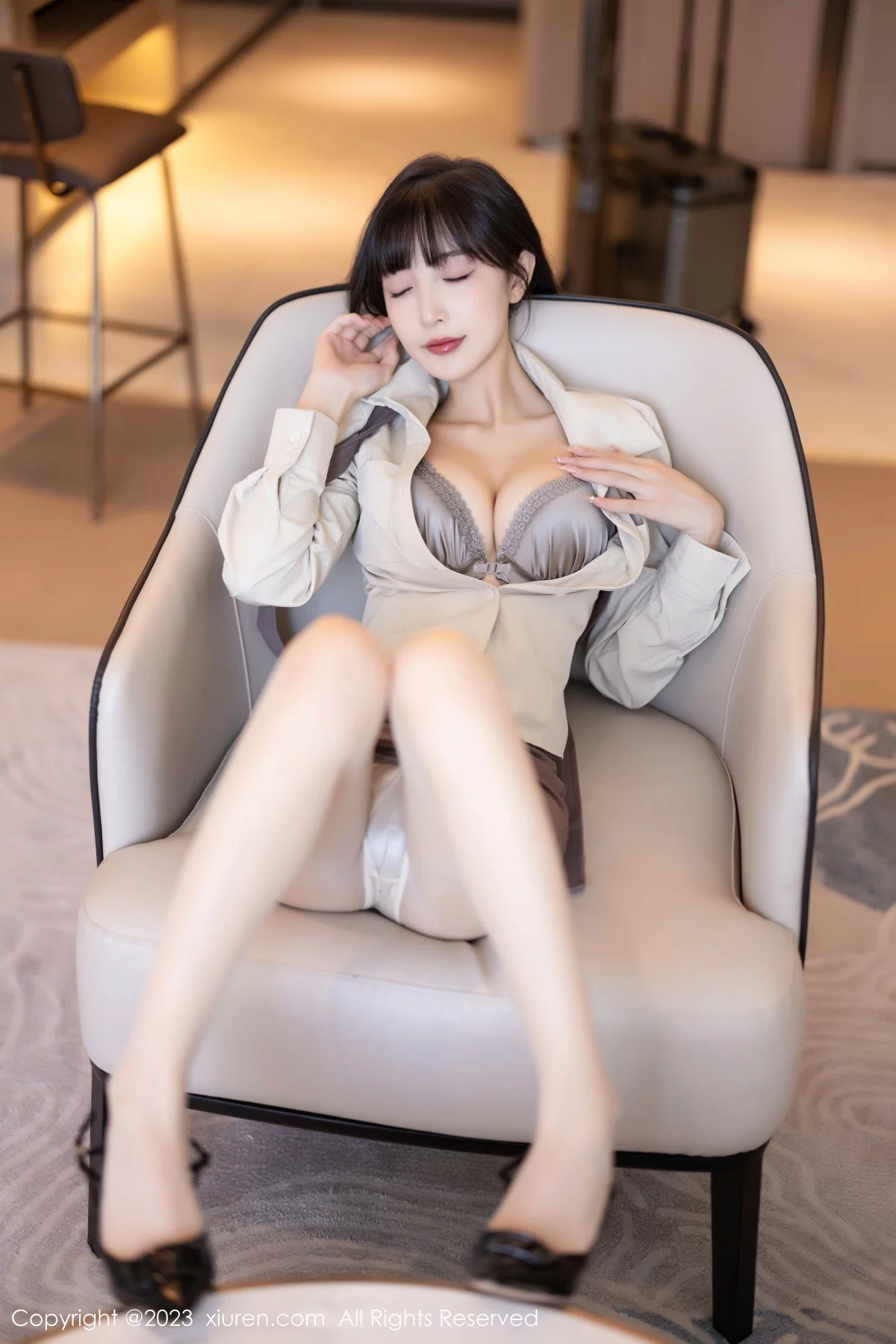 XiuRen第7745期_模特林星阑性感杏色上衣配短裙露原色丝袜秀苗条身材诱惑写真83P