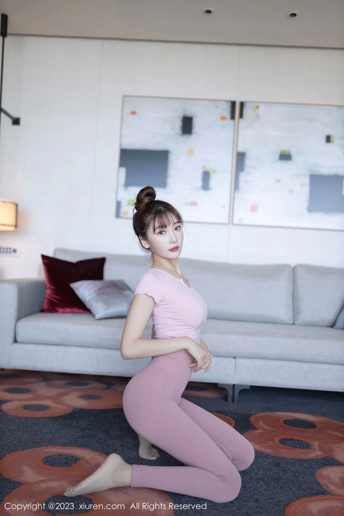 XiuRen第7746期_模特陆萱萱私房性感粉色瑜伽服饰紧身秀完美身材撩人诱惑写真80P