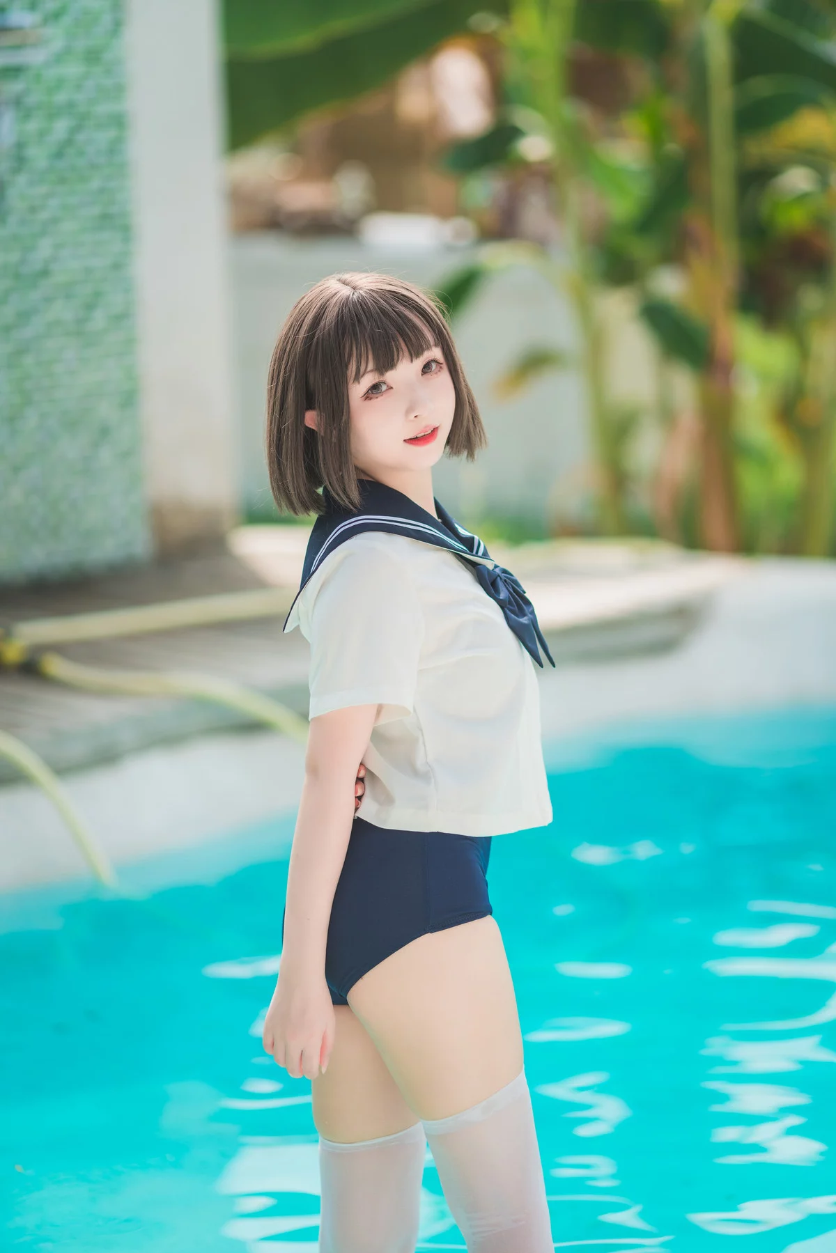 网络美女花铃JK死库水主题泳池性感死库水配白丝袜湿身秀翘臀美腿迷人诱惑写真109P