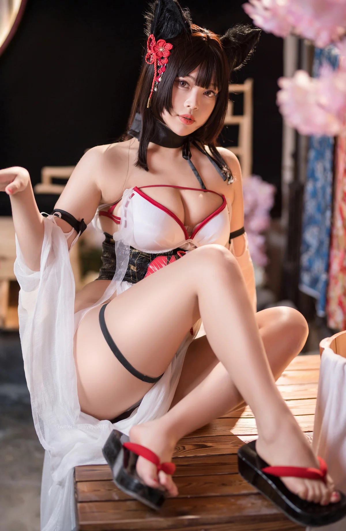 萌系小姐姐白烨湿身天诚泳装主题性感猫女郎装扮白色薄纱服饰秀丰满身材诱惑写真61P