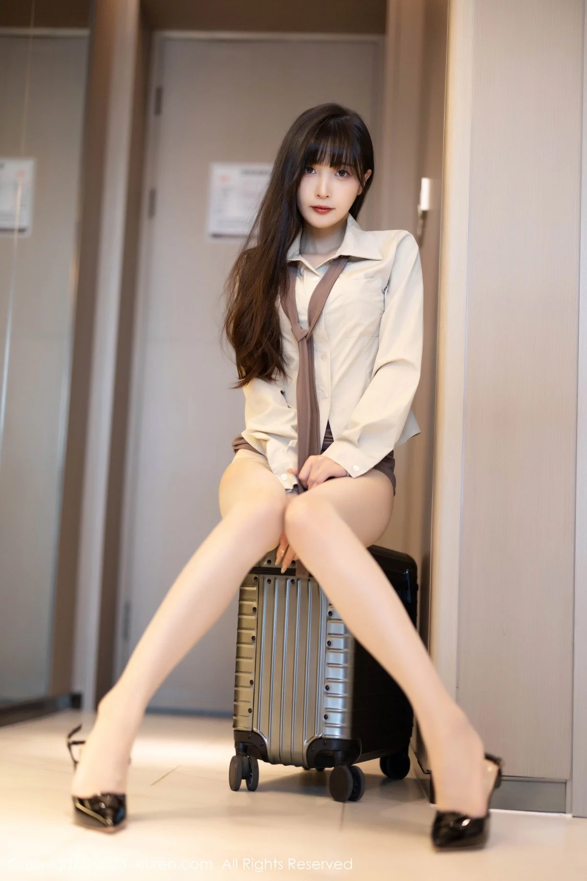XiuRen第7745期_模特林星阑性感杏色上衣配短裙露原色丝袜秀苗条身材诱惑写真83P