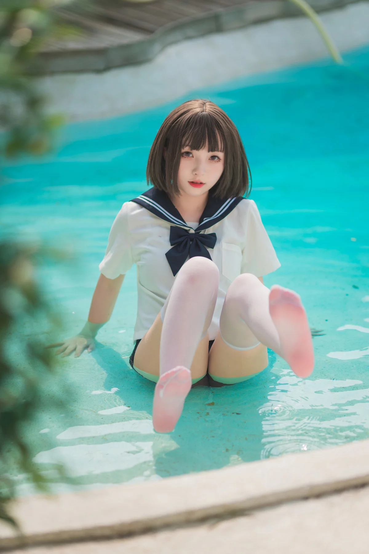 网络美女花铃JK死库水主题泳池性感死库水配白丝袜湿身秀翘臀美腿迷人诱惑写真109P