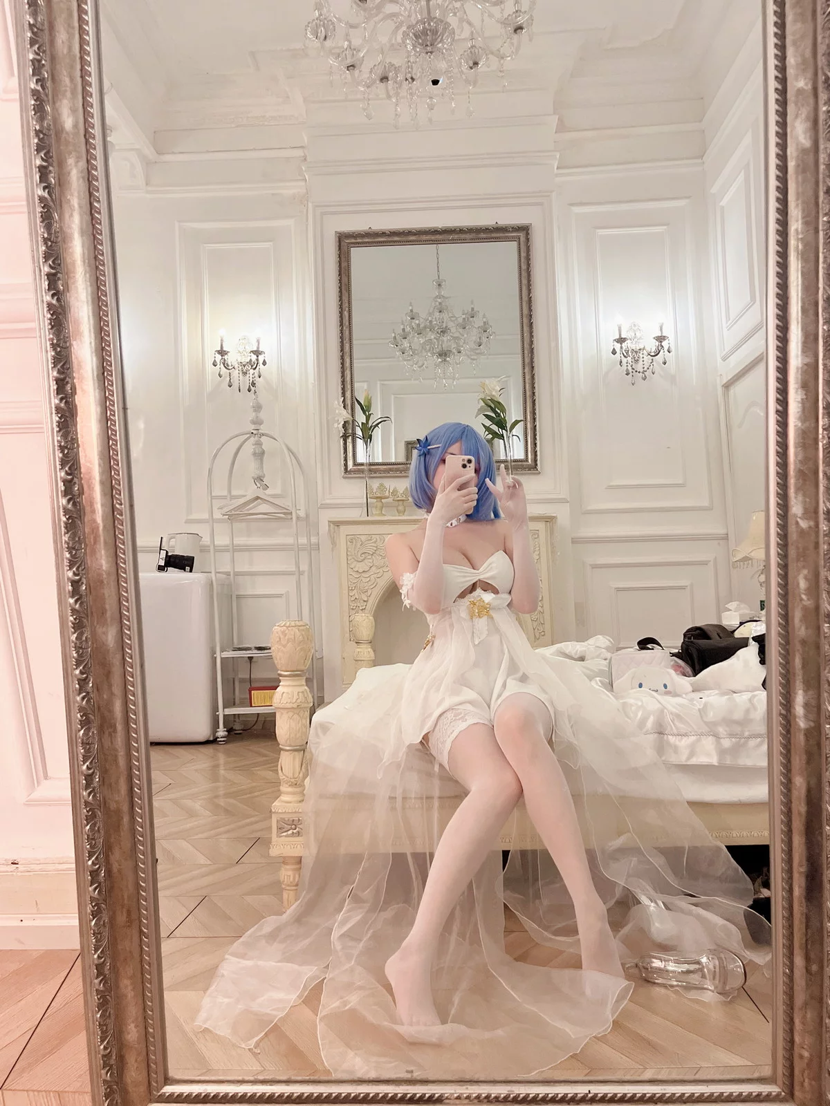 网络美女rioko凉凉子恰巴耶夫主题性感白色礼裙配白色蕾丝袜撩人诱惑写真42P