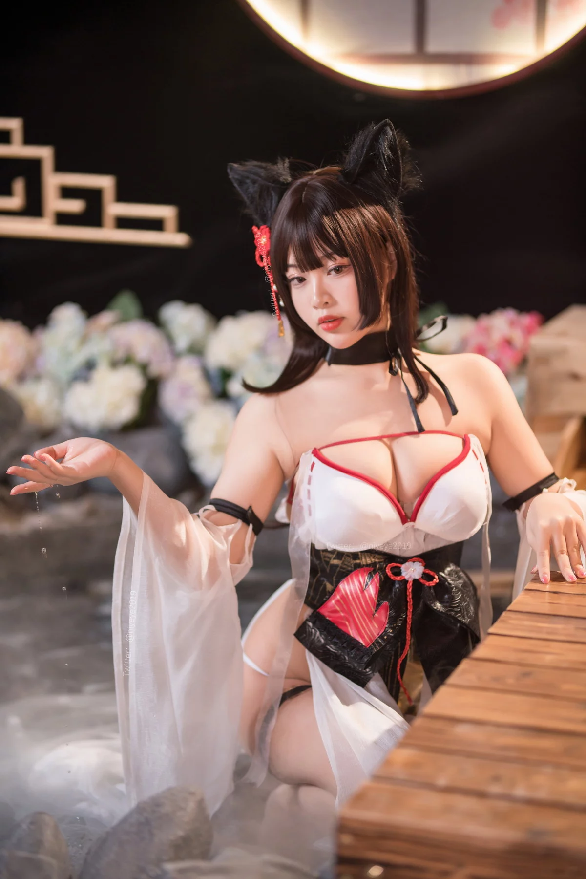 萌系小姐姐白烨湿身天诚泳装主题性感猫女郎装扮白色薄纱服饰秀丰满身材诱惑写真61P