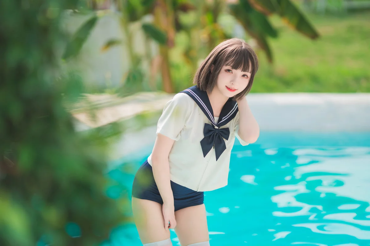 网络美女花铃JK死库水主题泳池性感死库水配白丝袜湿身秀翘臀美腿迷人诱惑写真109P