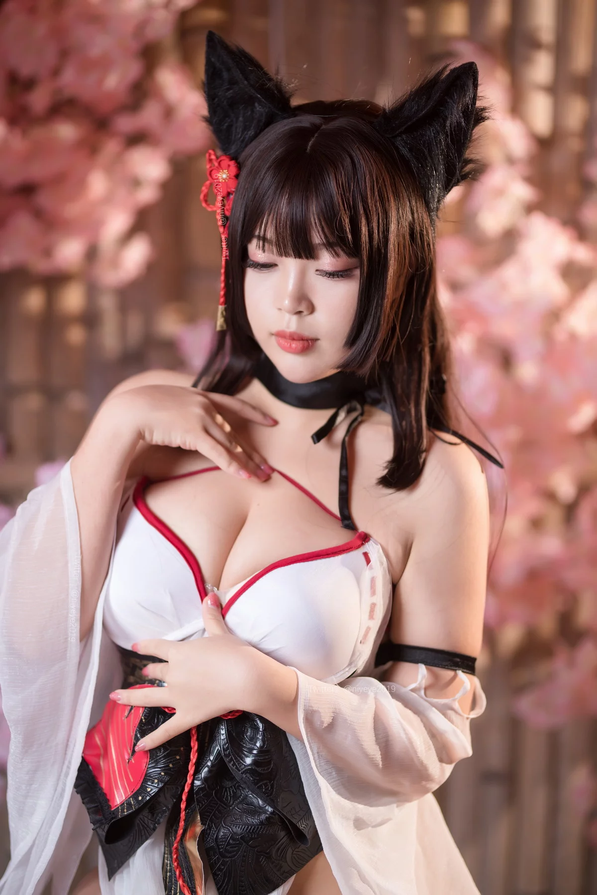 萌系小姐姐白烨湿身天诚泳装主题性感猫女郎装扮白色薄纱服饰秀丰满身材诱惑写真61P