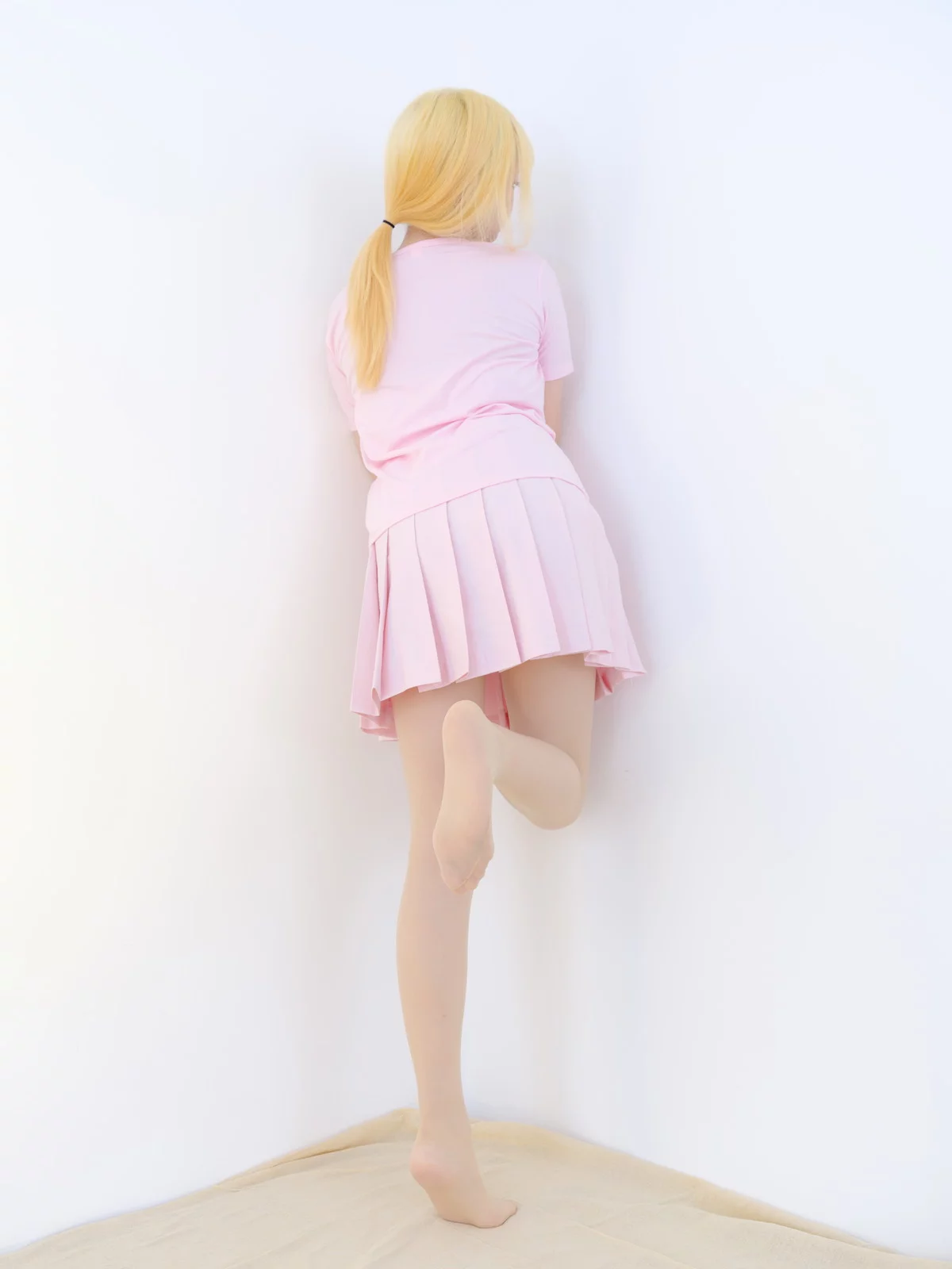 萝莉写真机构森萝财团露露子主题私房性感粉色JK制服配超薄肉丝秀美腿诱惑写真100P