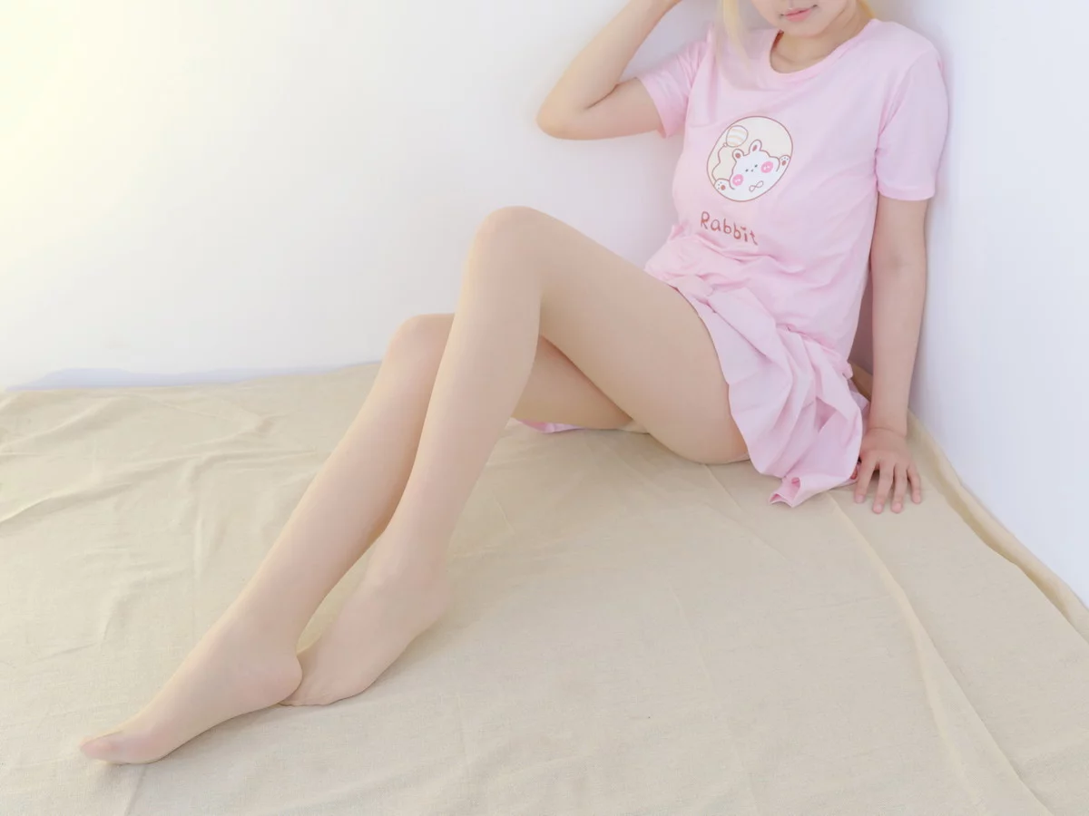 萝莉写真机构森萝财团露露子主题私房性感粉色JK制服配超薄肉丝秀美腿诱惑写真100P