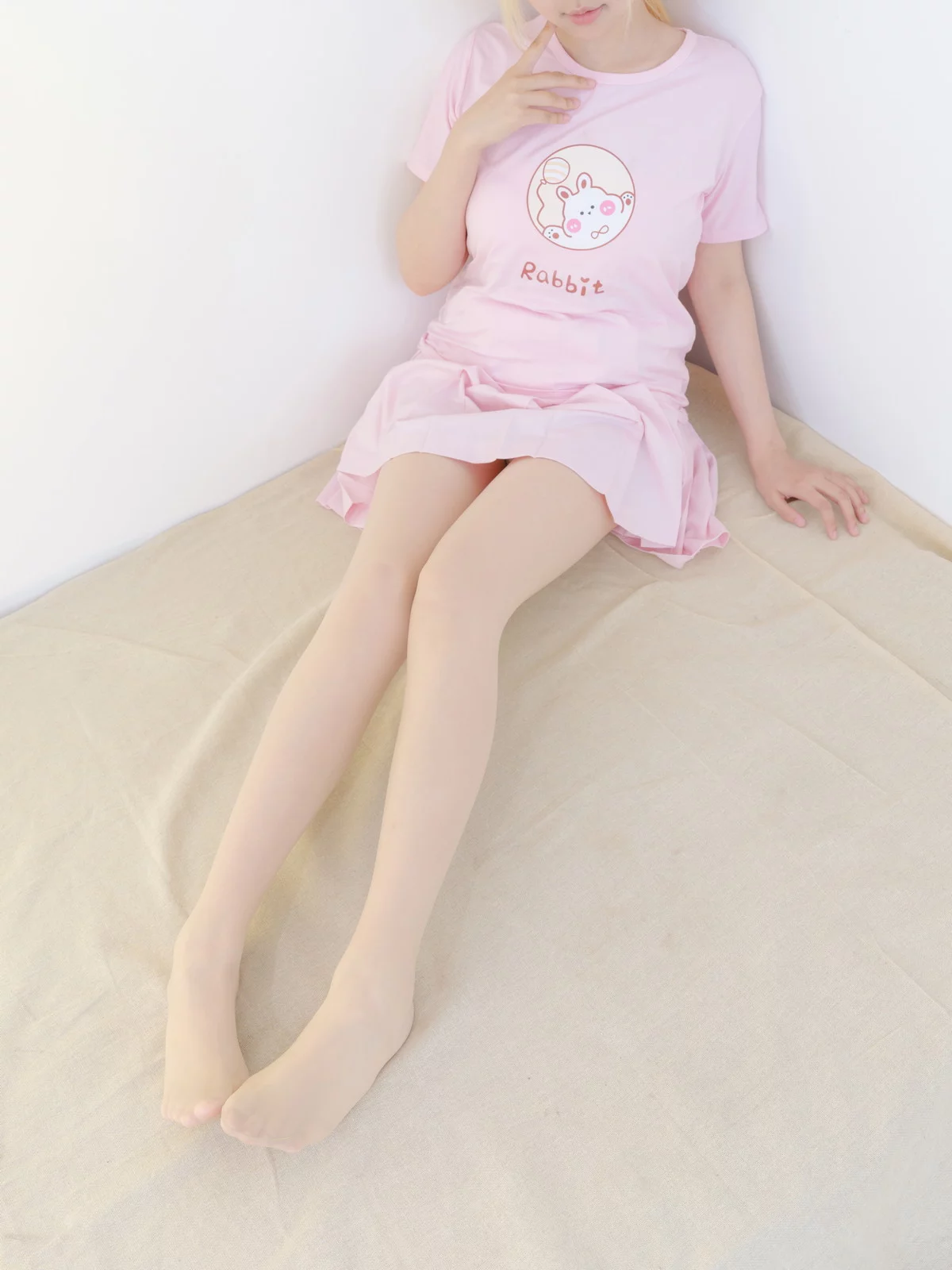 萝莉写真机构森萝财团露露子主题私房性感粉色JK制服配超薄肉丝秀美腿诱惑写真100P