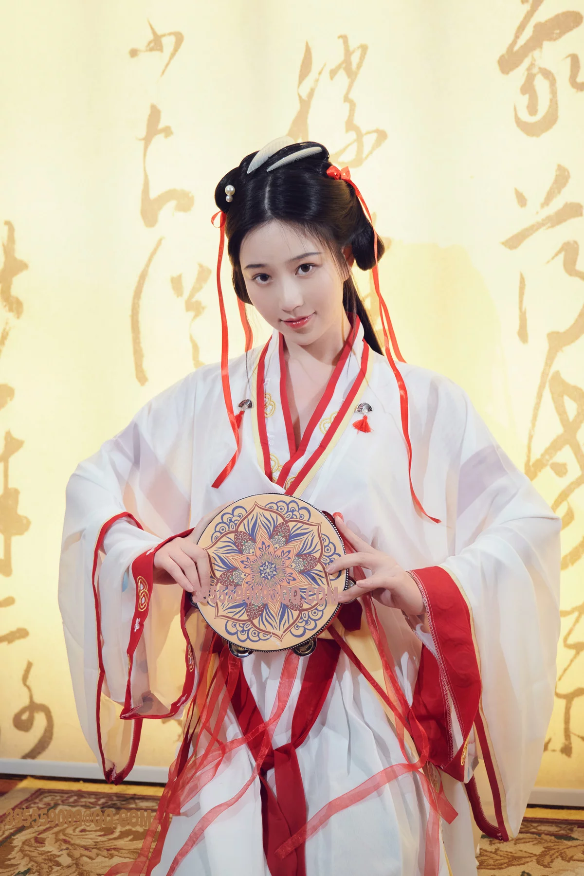 网络美女年年Nnian如梦令主题性感古典汉服长衫半脱露豪乳遮点极致诱惑写真32P