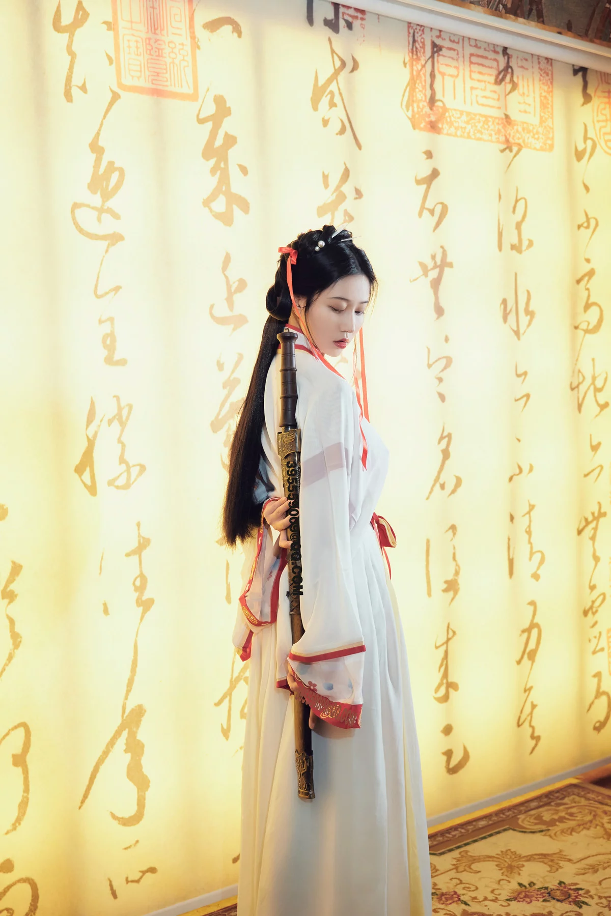 网络美女年年Nnian如梦令主题性感古典汉服长衫半脱露豪乳遮点极致诱惑写真32P