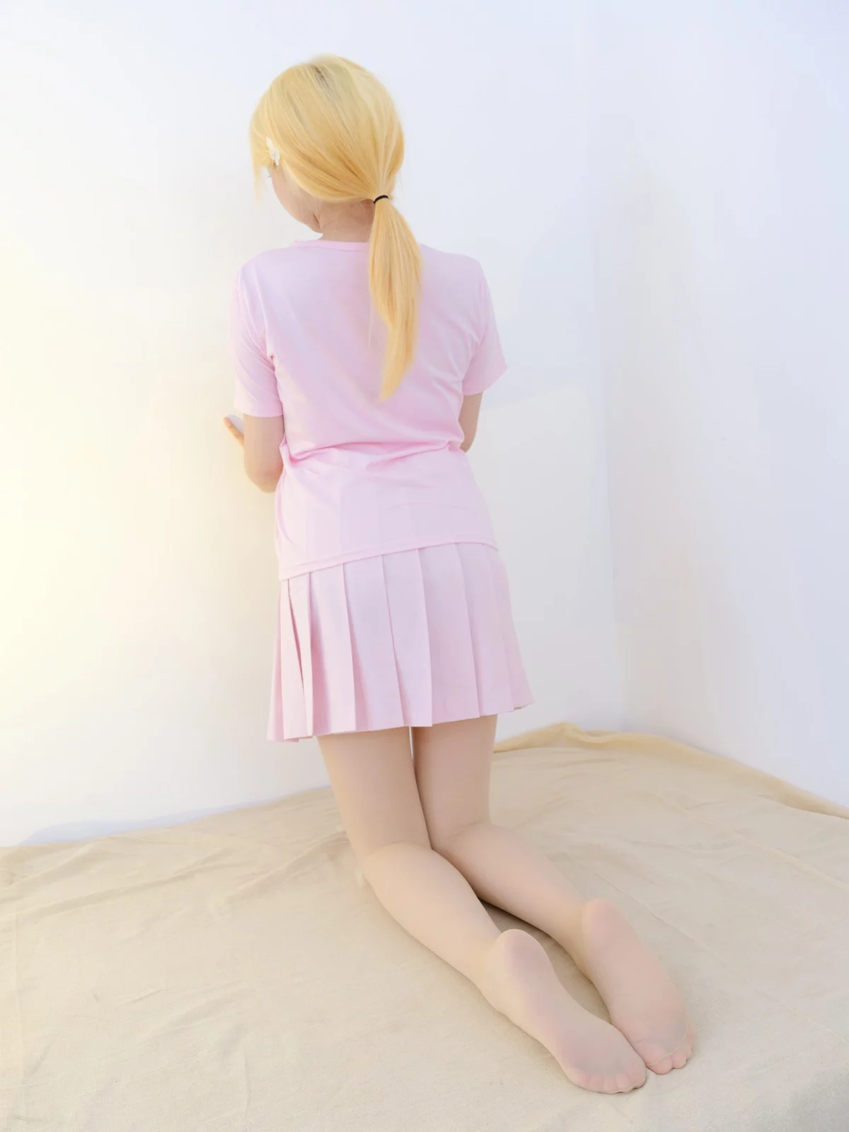 萝莉写真机构森萝财团露露子主题私房性感粉色JK制服配超薄肉丝秀美腿诱惑写真100P