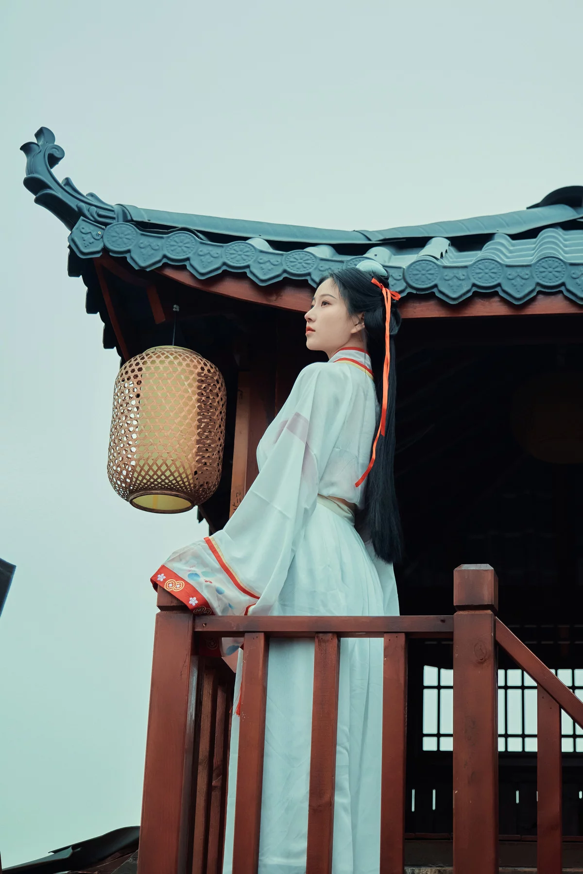 网络美女年年Nnian如梦令主题性感古典汉服长衫半脱露豪乳遮点极致诱惑写真32P
