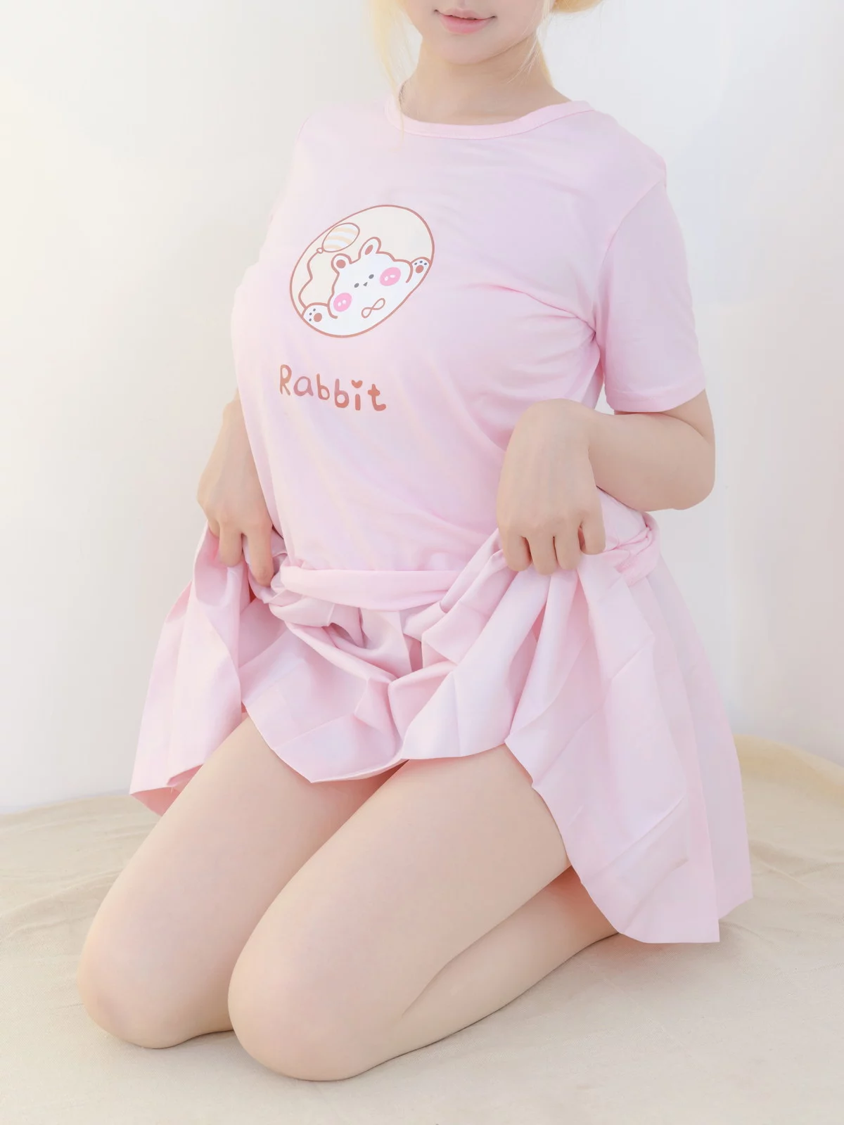 萝莉写真机构森萝财团露露子主题私房性感粉色JK制服配超薄肉丝秀美腿诱惑写真100P