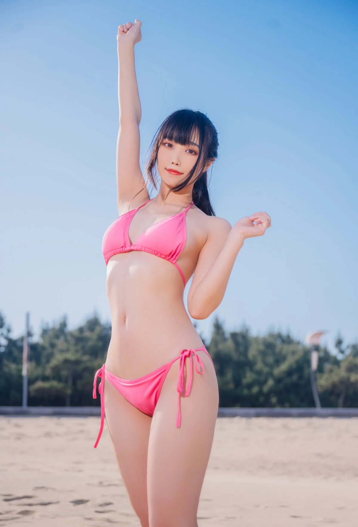 网络美女汪知子粉色比基尼主题户外沙滩性感粉色比基尼秀完美身材迷人诱惑写真30P