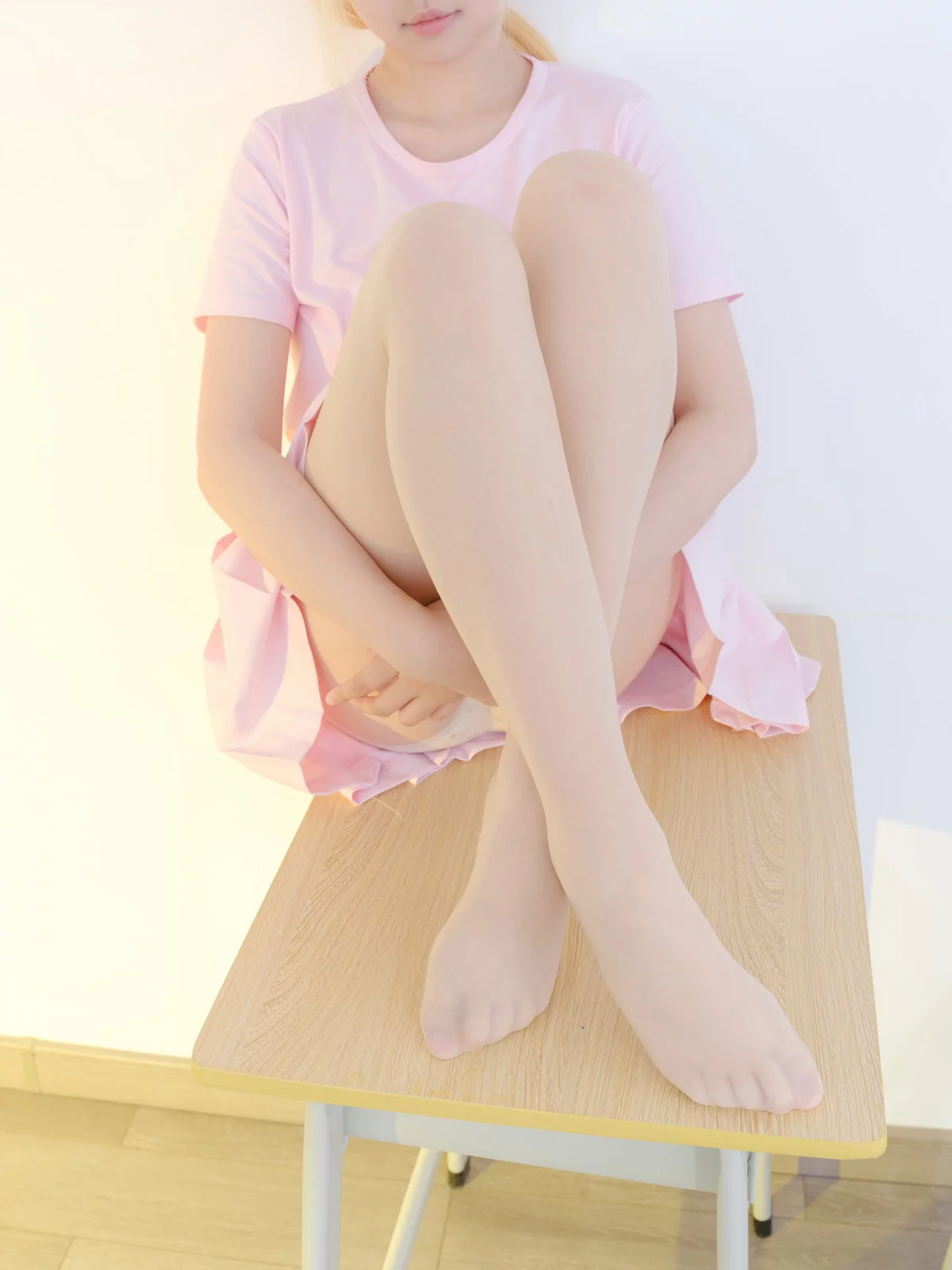 萝莉写真机构森萝财团露露子主题私房性感粉色JK制服配超薄肉丝秀美腿诱惑写真100P