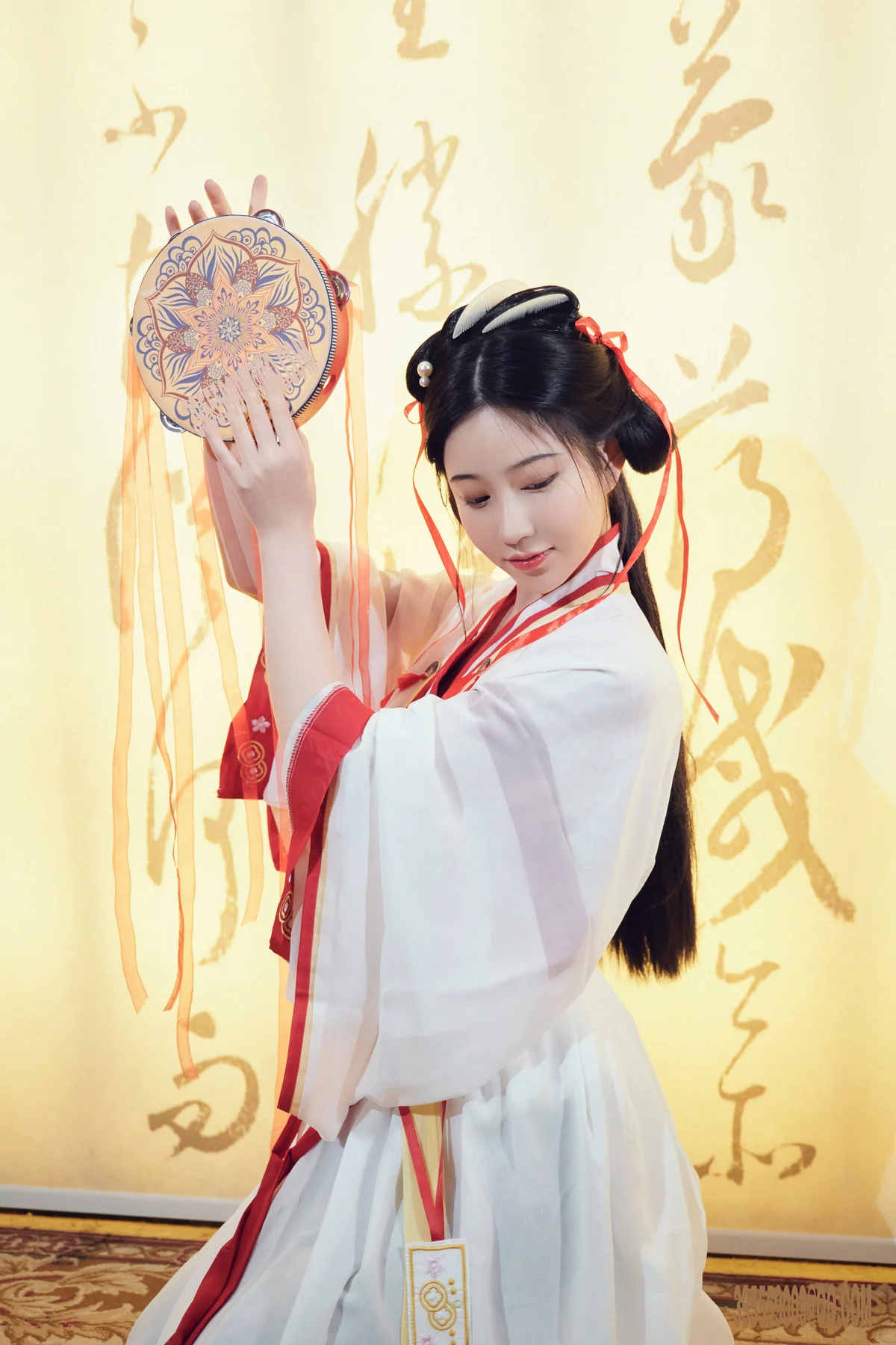 网络美女年年Nnian如梦令主题性感古典汉服长衫半脱露豪乳遮点极致诱惑写真32P