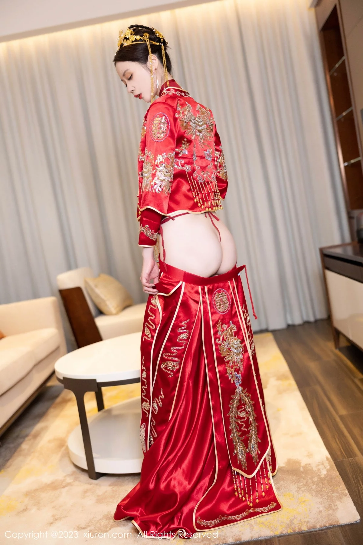 XiuRen第7766期_模特梦心玥性感红色中式婚服露红色薄透肚兜内衣撩人诱惑写真88P