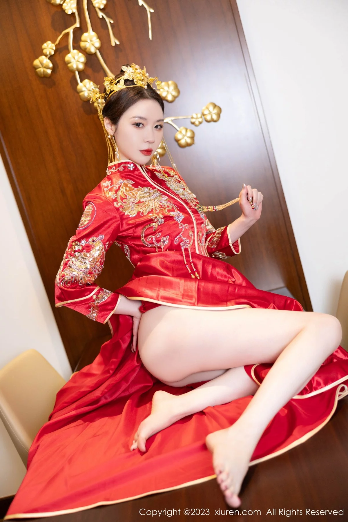 XiuRen第7766期_模特梦心玥性感红色中式婚服露红色薄透肚兜内衣撩人诱惑写真88P