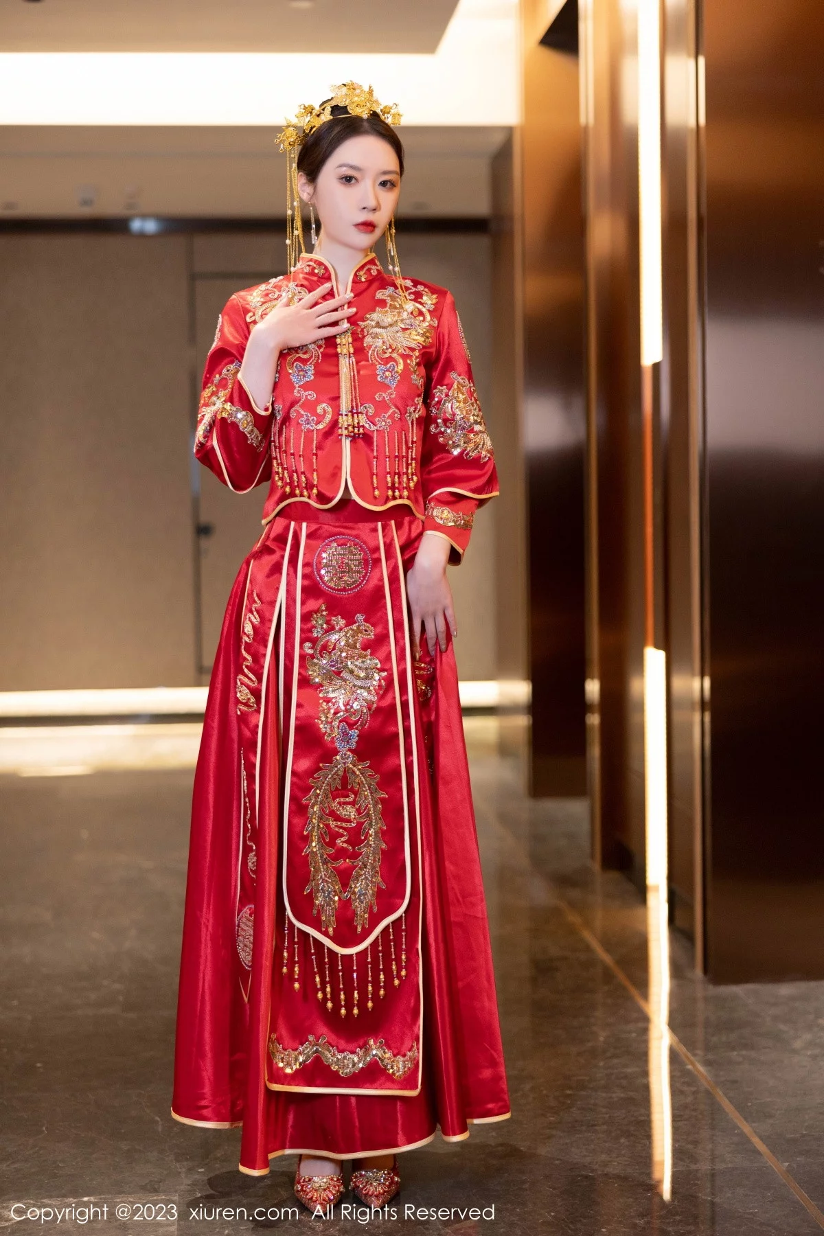 XiuRen第7766期_模特梦心玥性感红色中式婚服露红色薄透肚兜内衣撩人诱惑写真88P