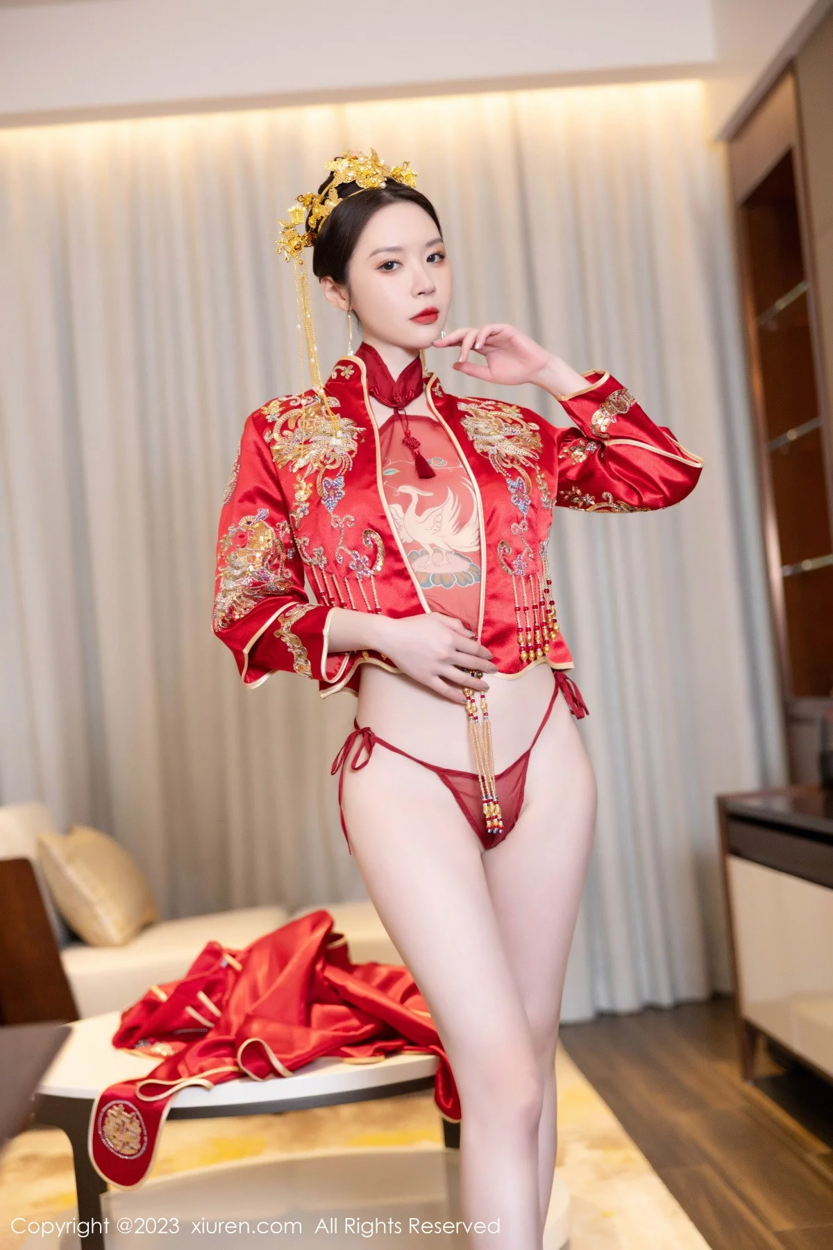 XiuRen第7766期_模特梦心玥性感红色中式婚服露红色薄透肚兜内衣撩人诱惑写真88P