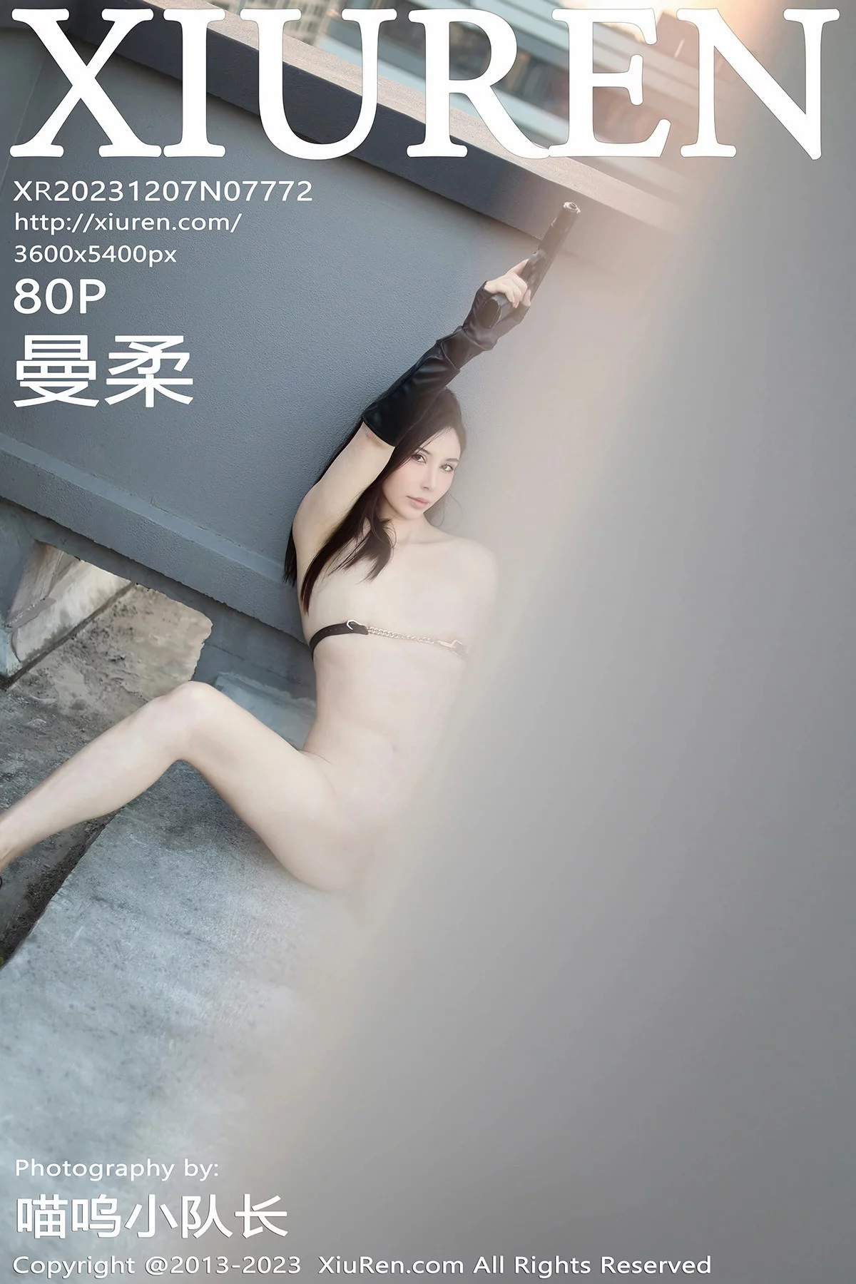 XiuRen第7772期_模特曼柔户外性感黑丝服饰配黑色网格袜秀曼妙身姿撩人诱惑写真80P