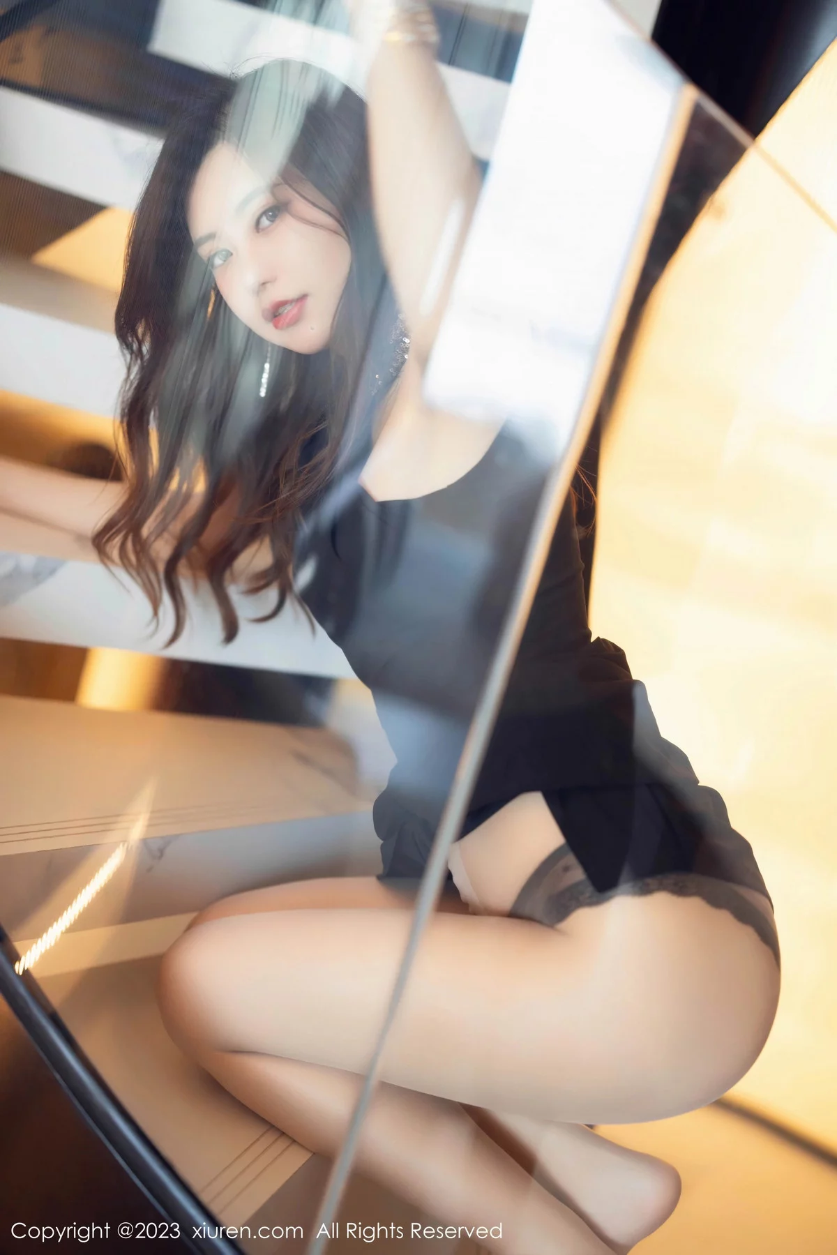 XiuRen第7782期_女神绮里嘉ula性感黑色礼裙配超薄肉丝秀婀娜动人身姿诱惑写真83P