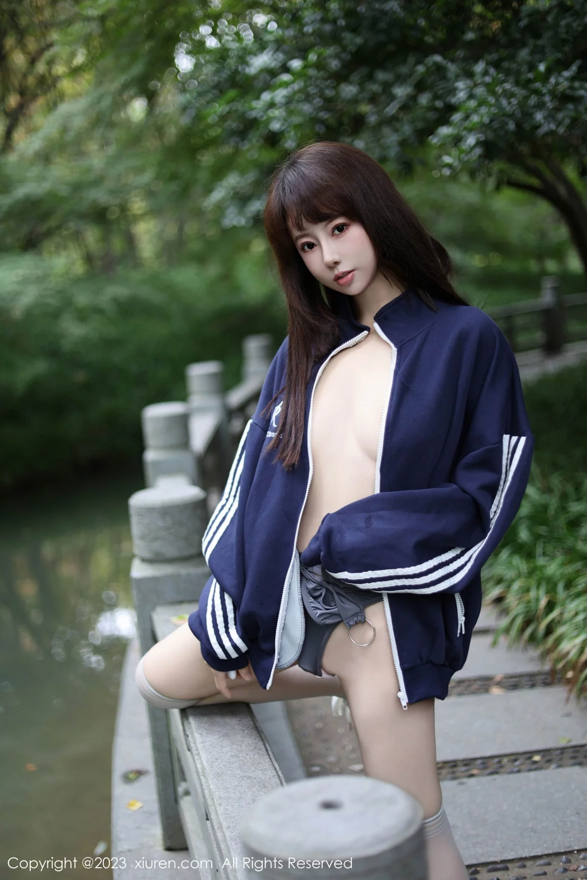 XiuRen第7784期_模特韩系学妹性感蓝色休闲服饰露灰色轻透连体内衣迷人诱惑写真69P