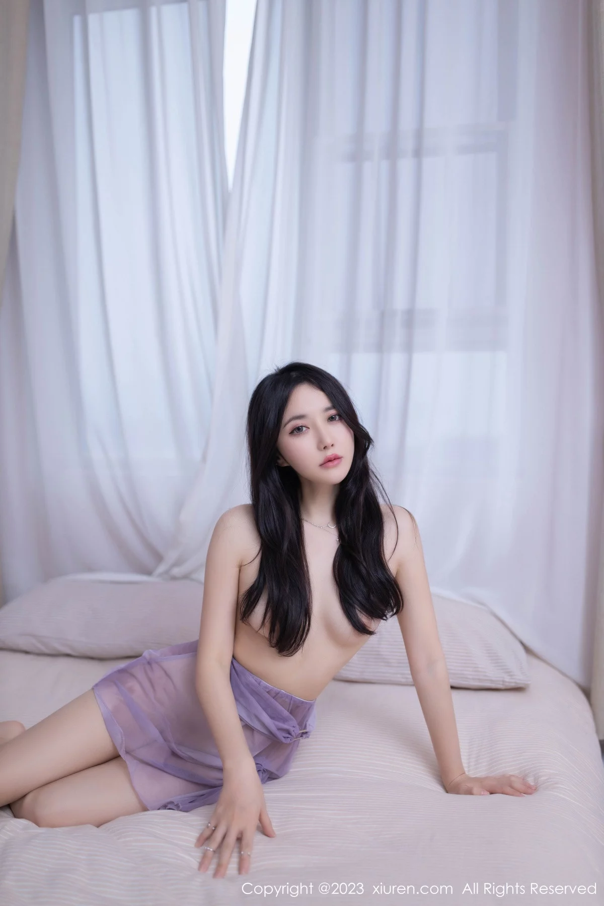 XiuRen第7786期_模特鱼子酱Fish性感紫色吊带连衣短裙半脱秀曼妙身姿诱惑写真80P