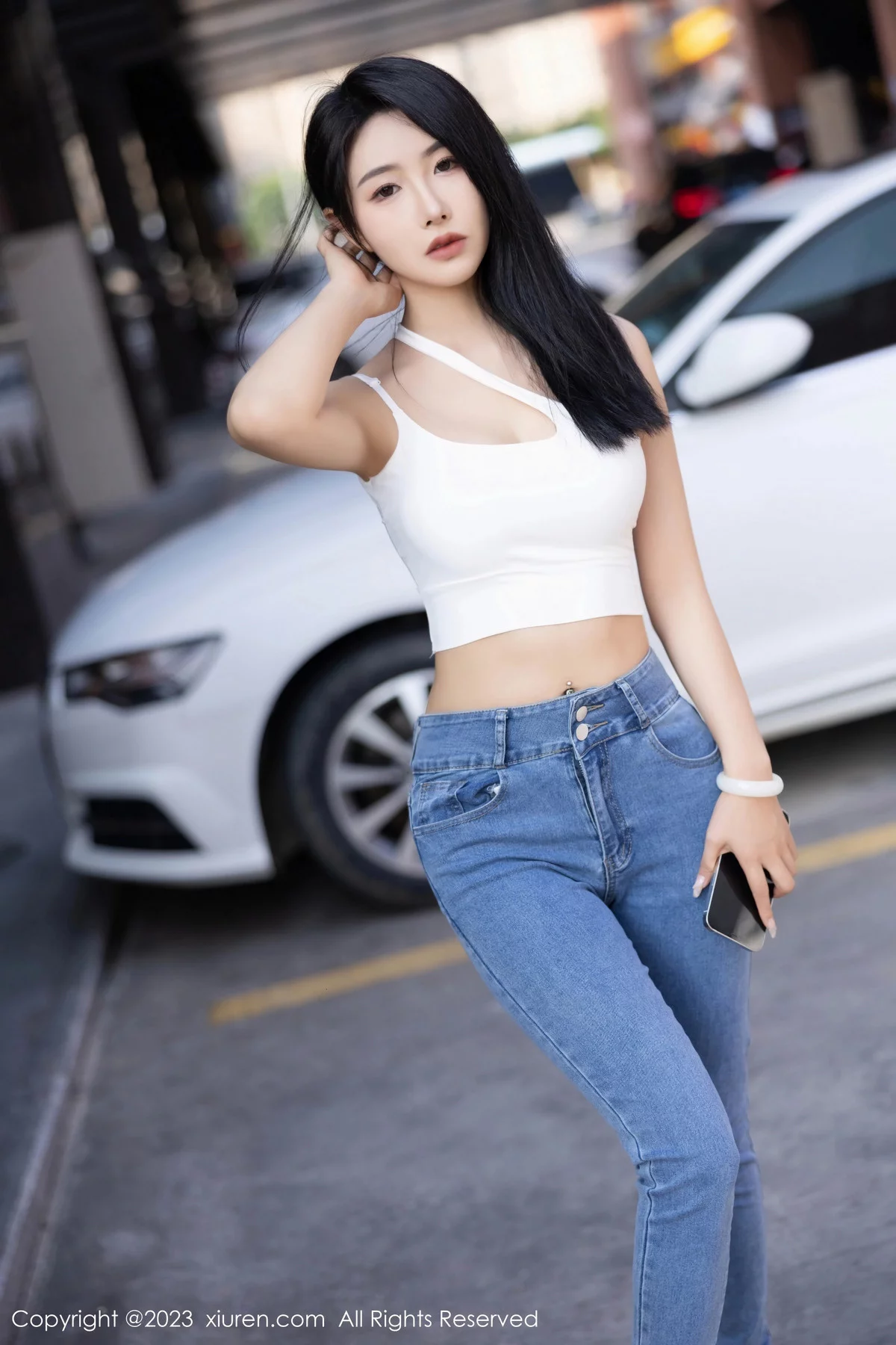XiuRen第7781期_女神苏苏阿性感白色上衣配简约牛仔裤秀曼妙绝美身姿诱惑写真95P