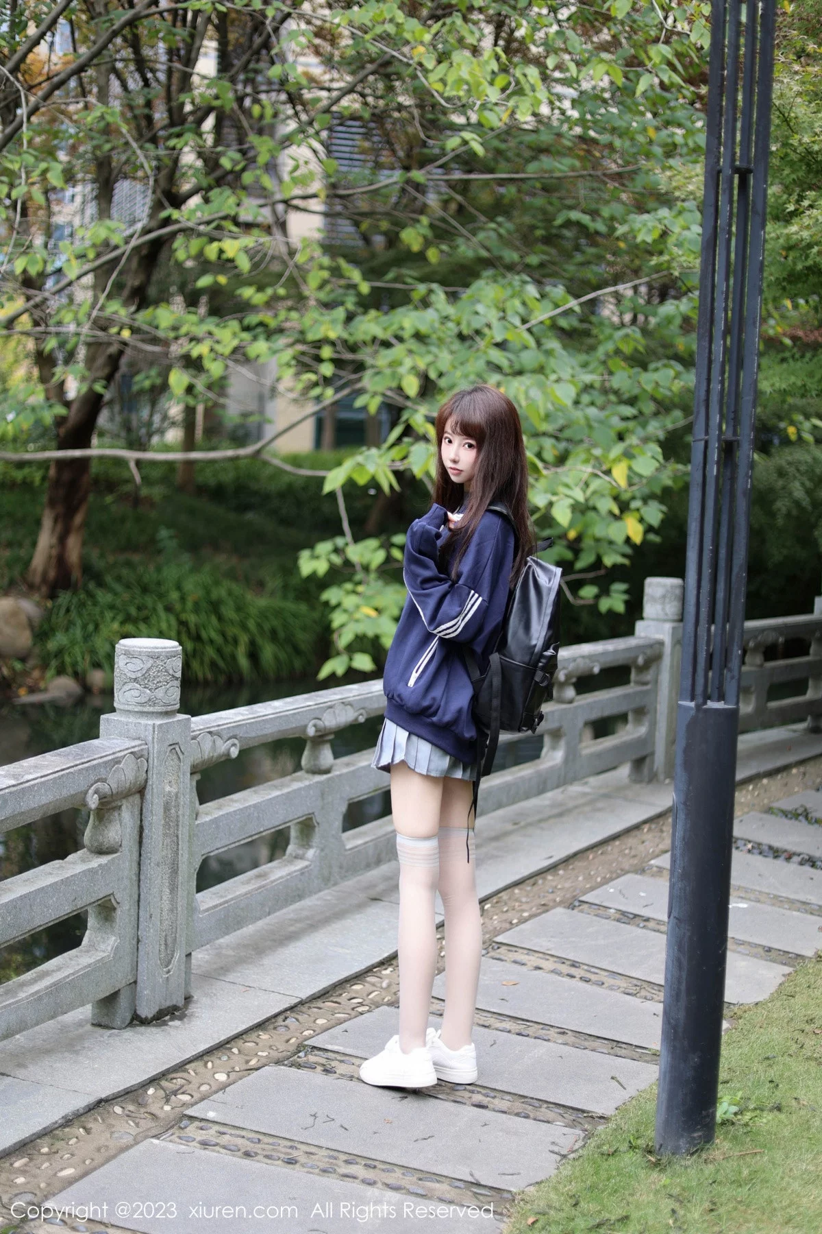 XiuRen第7784期_模特韩系学妹性感蓝色休闲服饰露灰色轻透连体内衣迷人诱惑写真69P