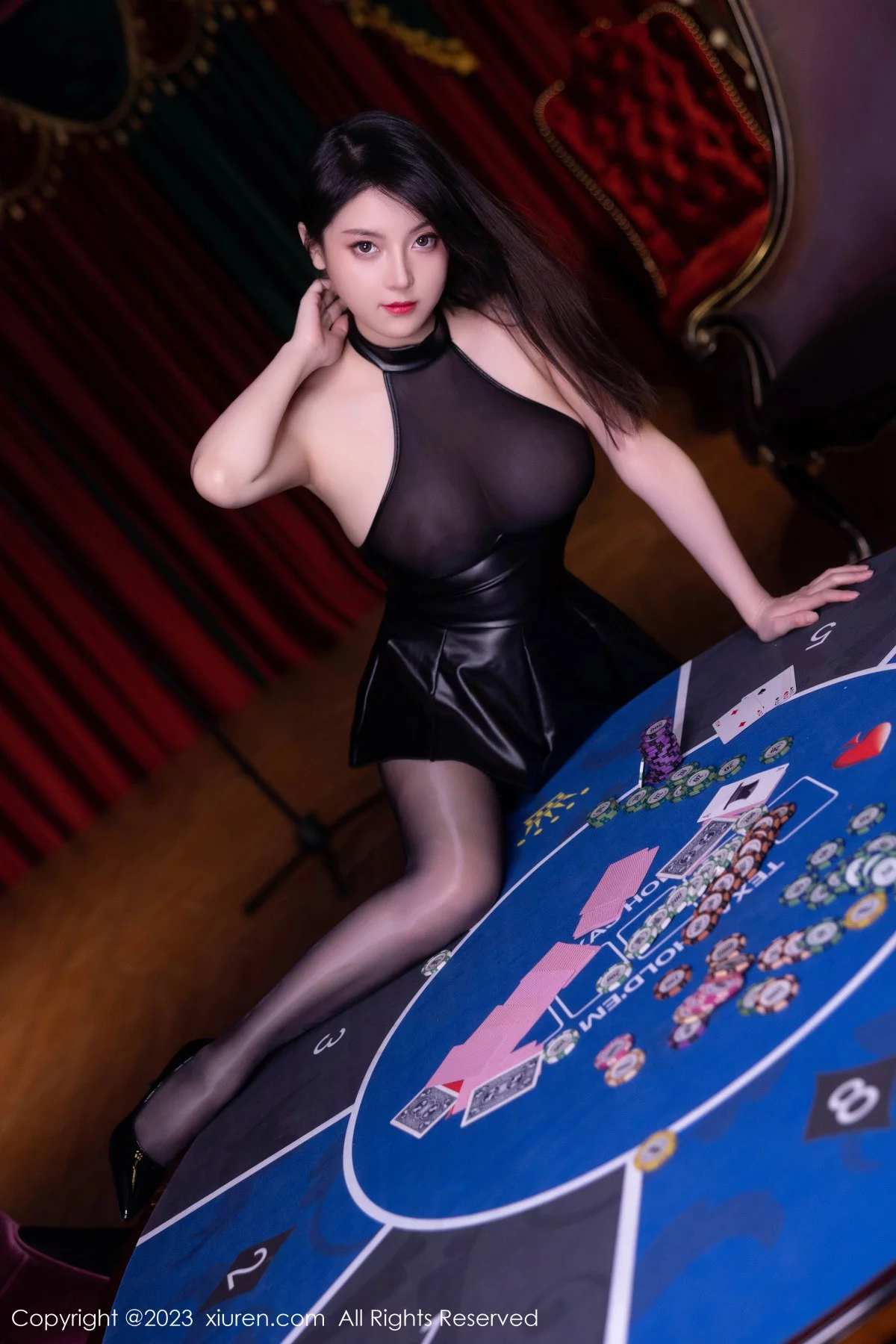 XiuRen第7788期_模特豆瓣酱性感黑色轻透上衣配黑短裙秀丰满身材撩人诱惑写真74P