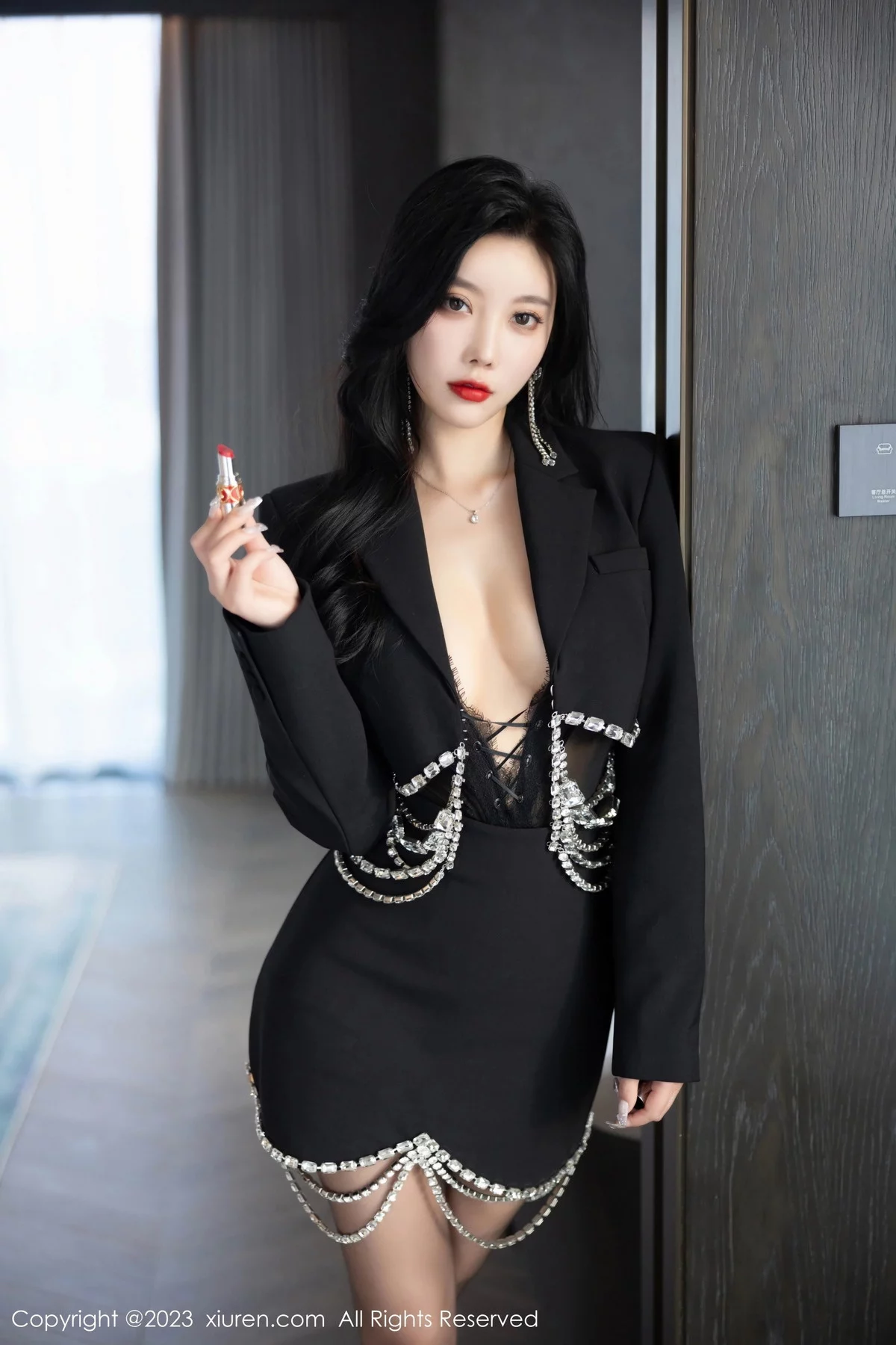 XiuRen第7799期_女神杨晨晨Yome性感黑色薄纱情趣内衣秀丰腴身材惹火诱惑写真87P