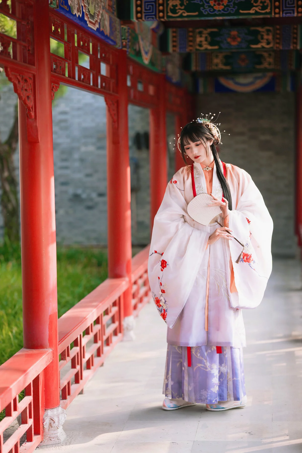Coser美女兔子Zzz不吃胡萝卜红叶新赋主题古典风汉服装秀曼妙身姿靓丽迷人写真36P