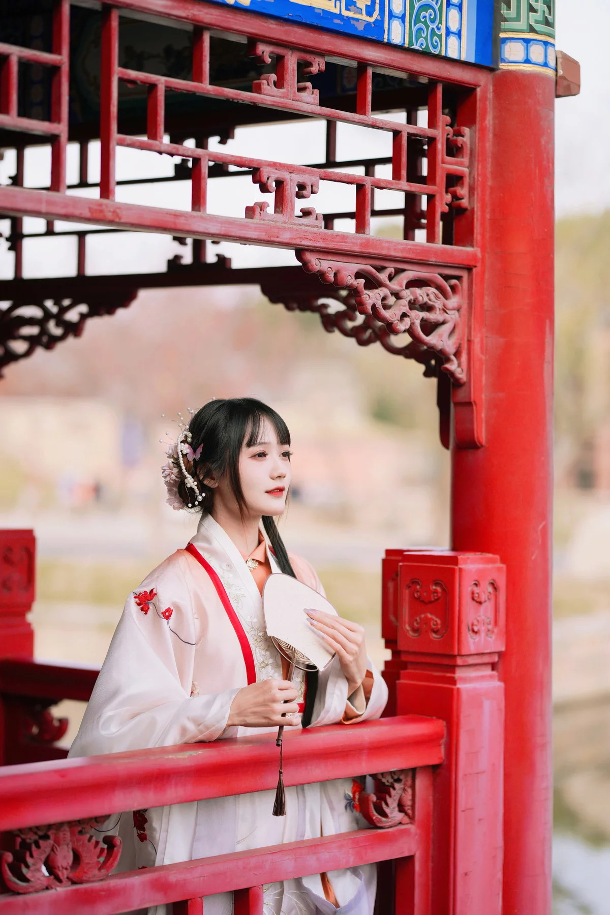 Coser美女兔子Zzz不吃胡萝卜红叶新赋主题古典风汉服装秀曼妙身姿靓丽迷人写真36P