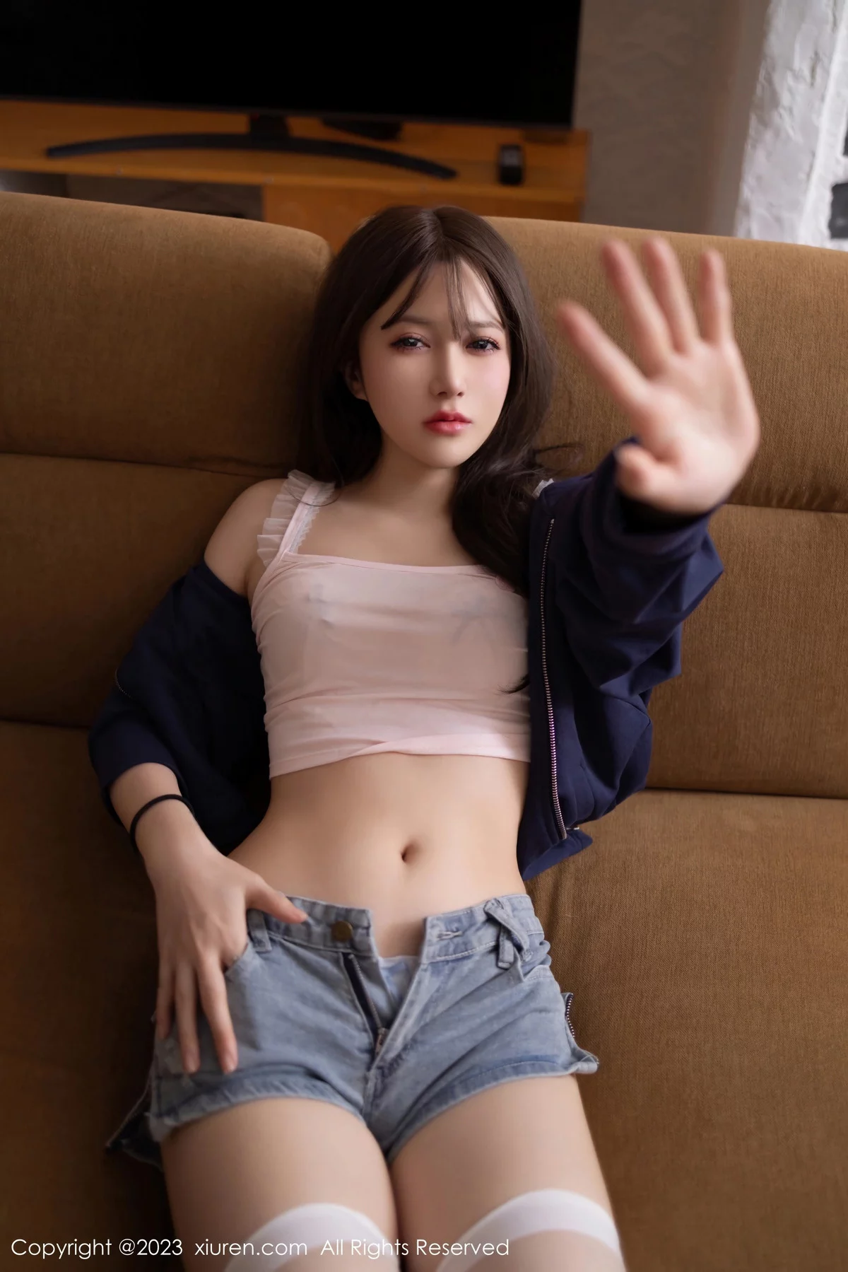 XiuRen第7817期_模特鱼子酱Fish性感淡蓝色内衣配超短牛仔裤秀曼妙身姿诱惑写真84P