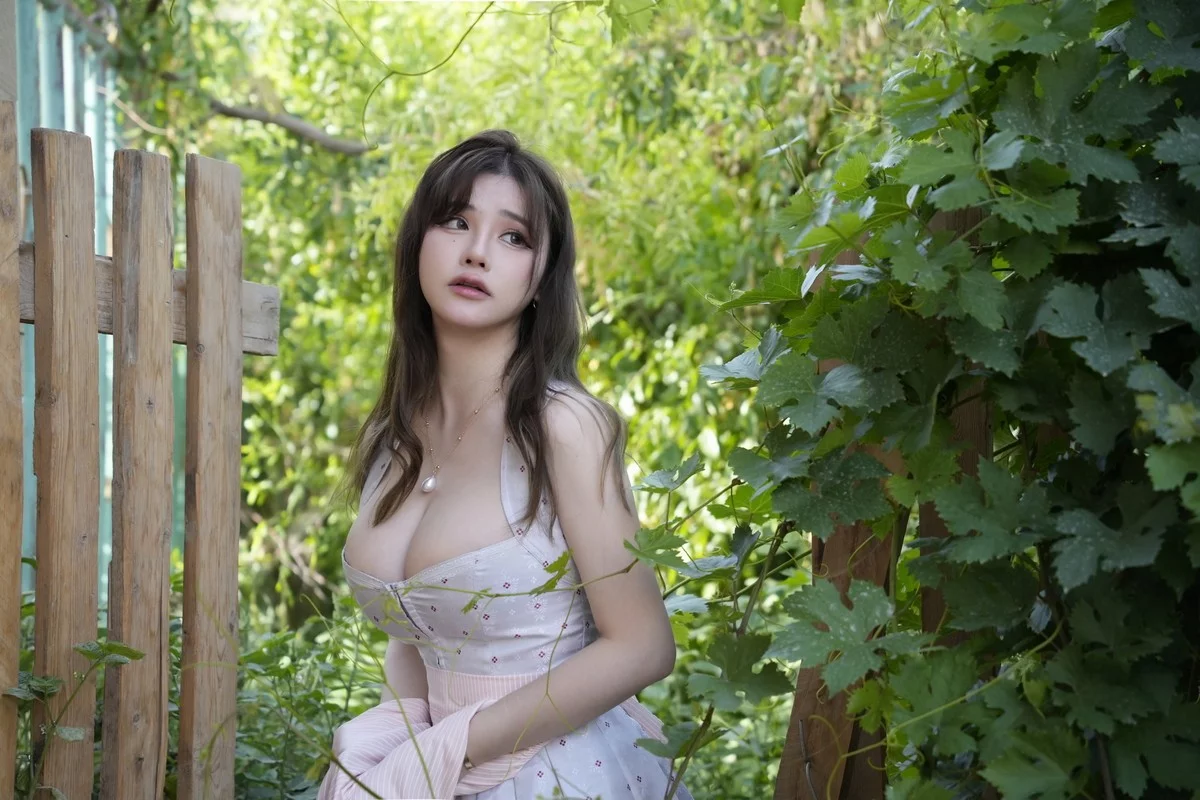 网络美女前羽夏雨潮主题私房性感多套服饰系列秀丰满身材撩人诱惑写真87P