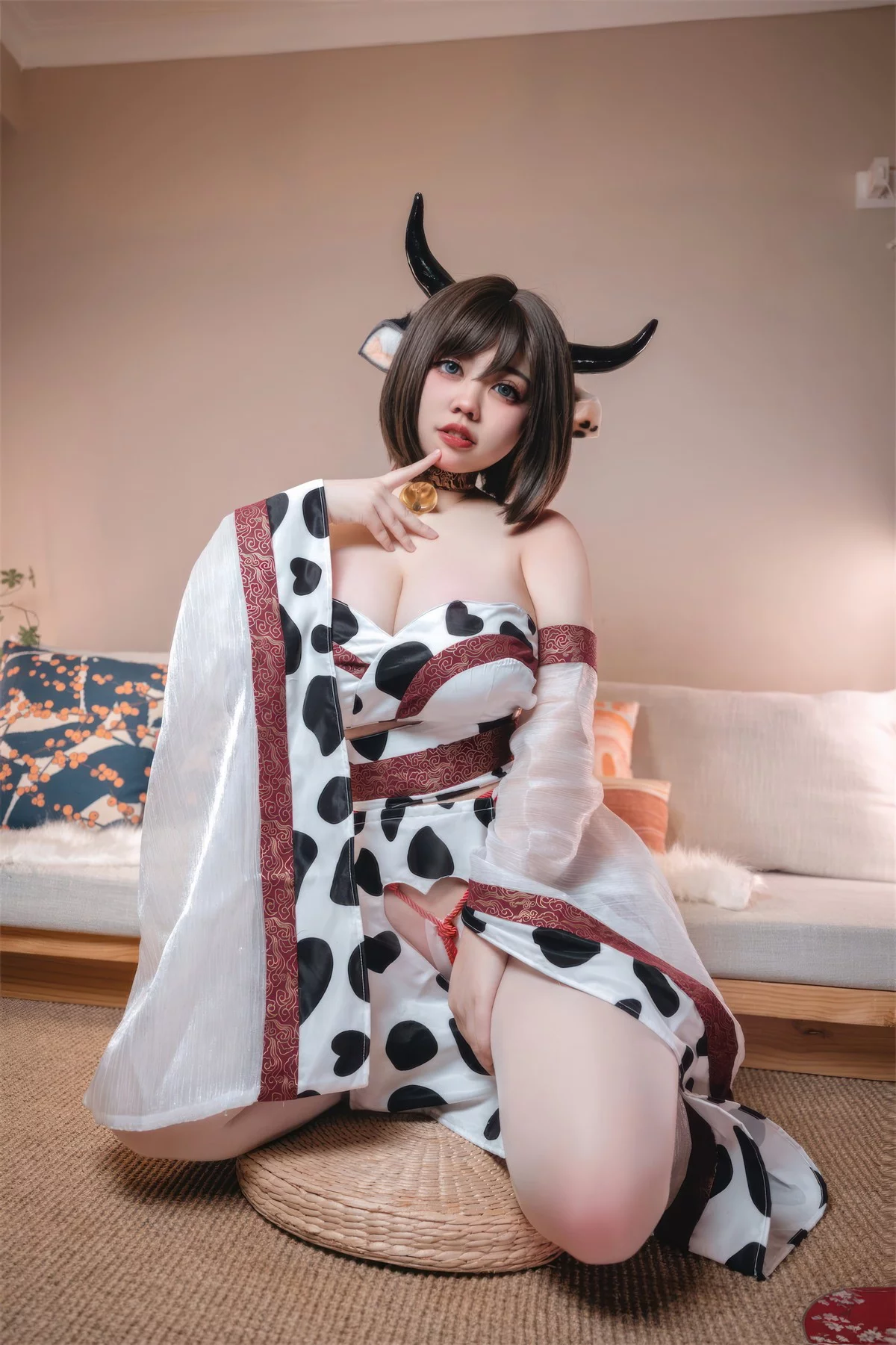 网络美女啊日日_Ganlory和风乳牛主题性感乳牛装扮绳艺捆绑秀丰满身材诱惑写真60P