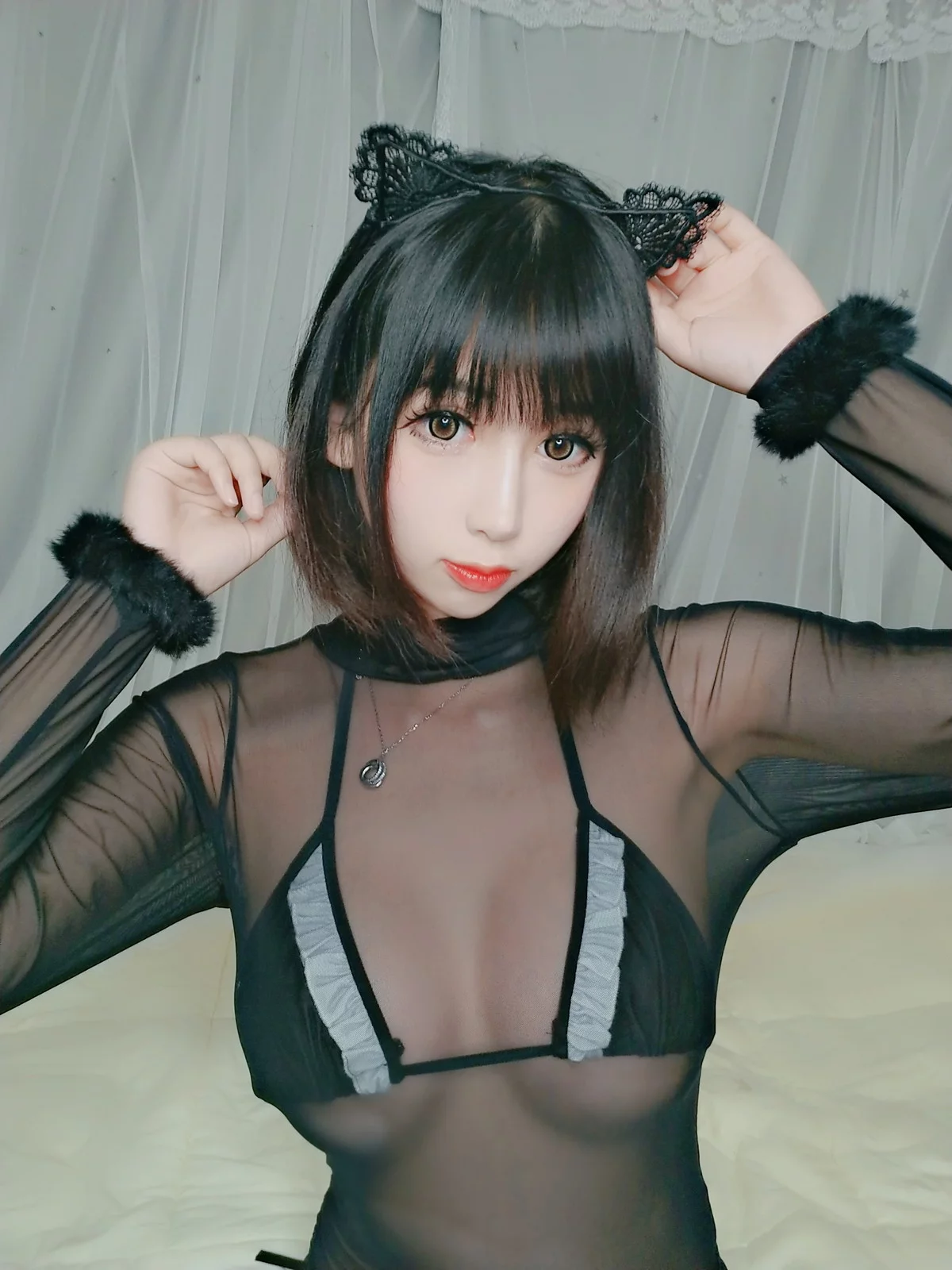 Coser美女小酥酱黑猫主题私房性感黑丝薄透女仆装配黑丝袜秀曼妙身姿诱惑写真40P