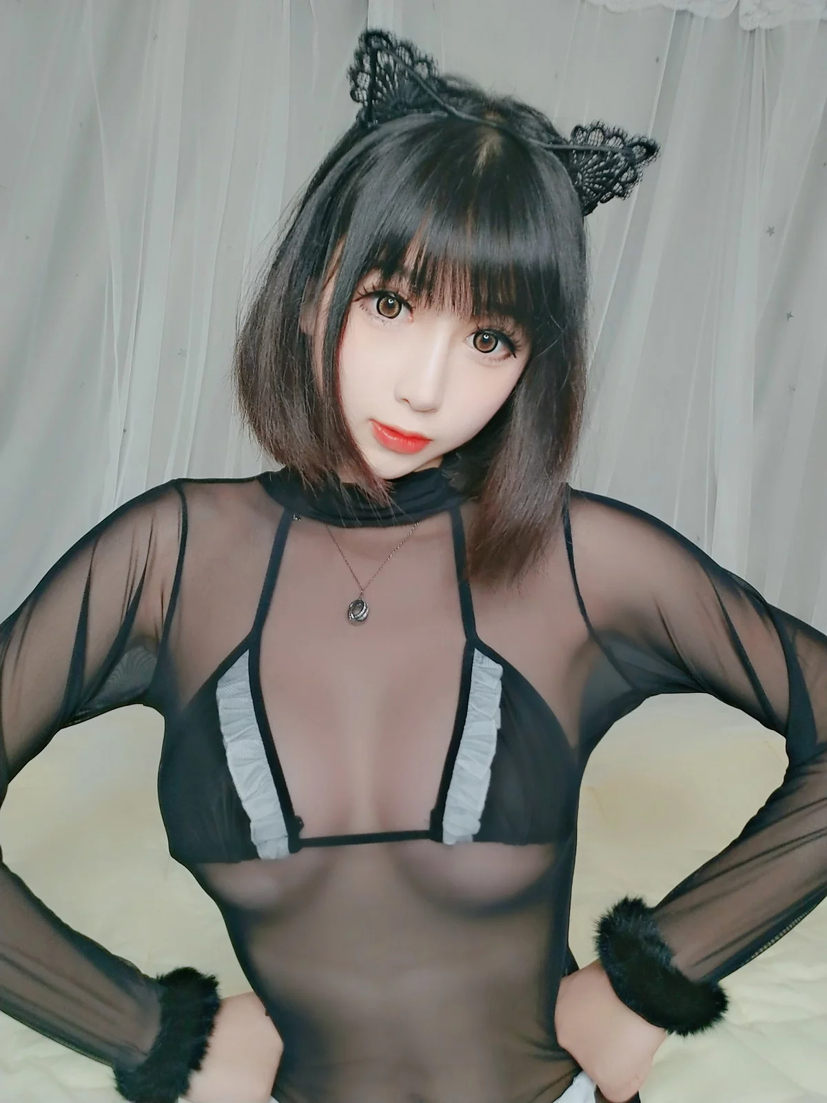 Coser美女小酥酱黑猫主题私房性感黑丝薄透女仆装配黑丝袜秀曼妙身姿诱惑写真40P