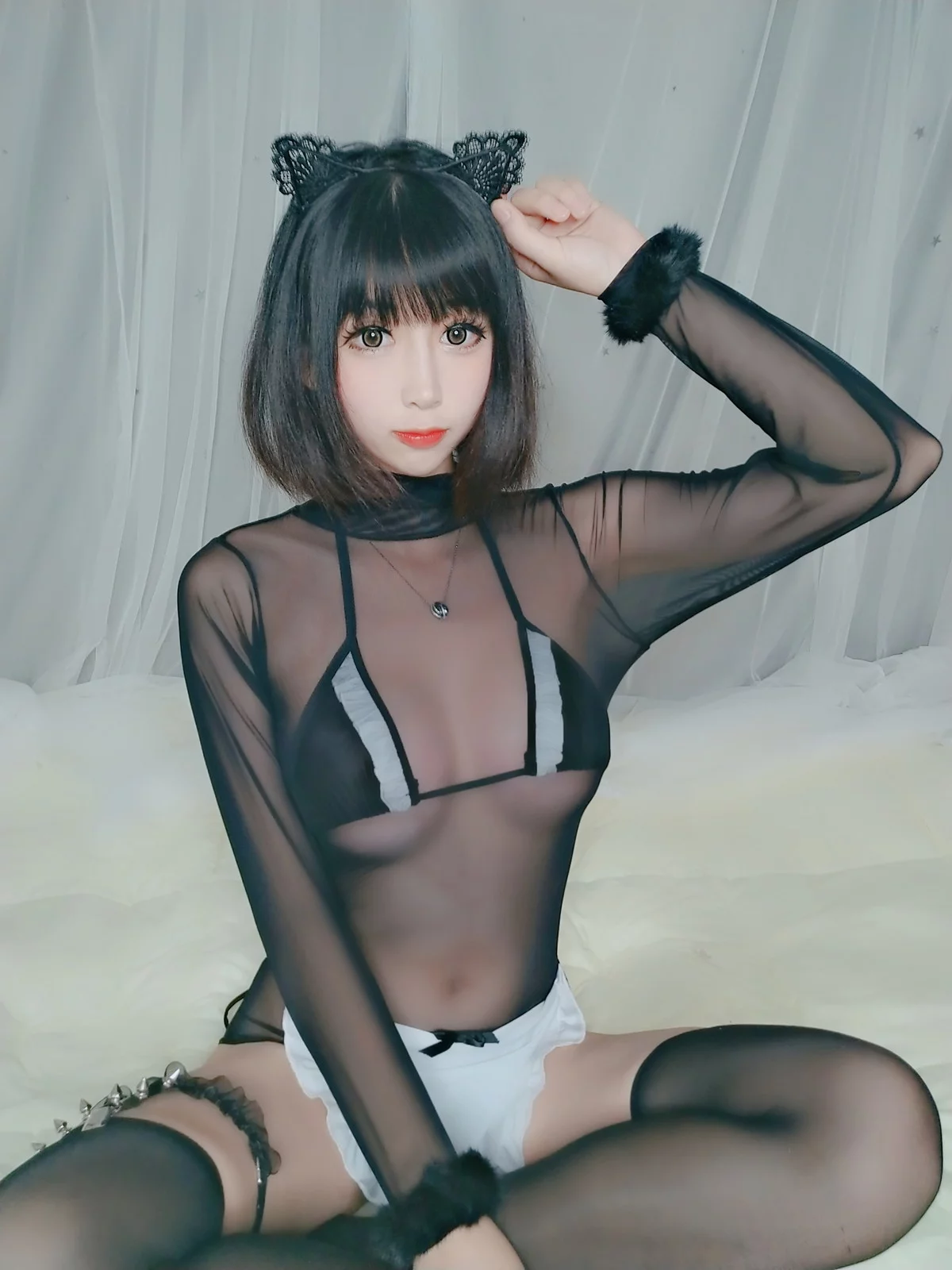 Coser美女小酥酱黑猫主题私房性感黑丝薄透女仆装配黑丝袜秀曼妙身姿诱惑写真40P