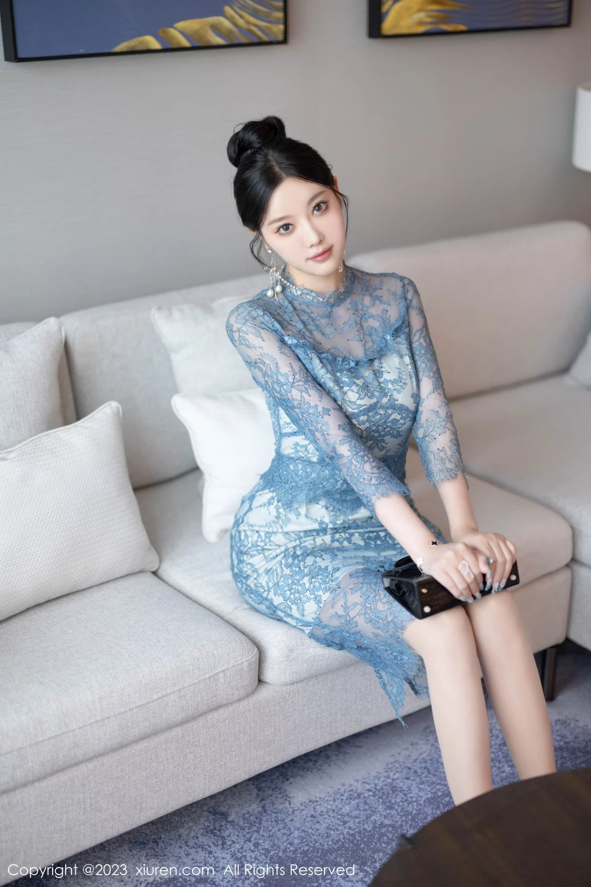 XiuRen第7732期_女神杨晨晨蓝灰色薄纱旗袍+性感淡蓝情趣服秀惹火身材诱惑写真82P