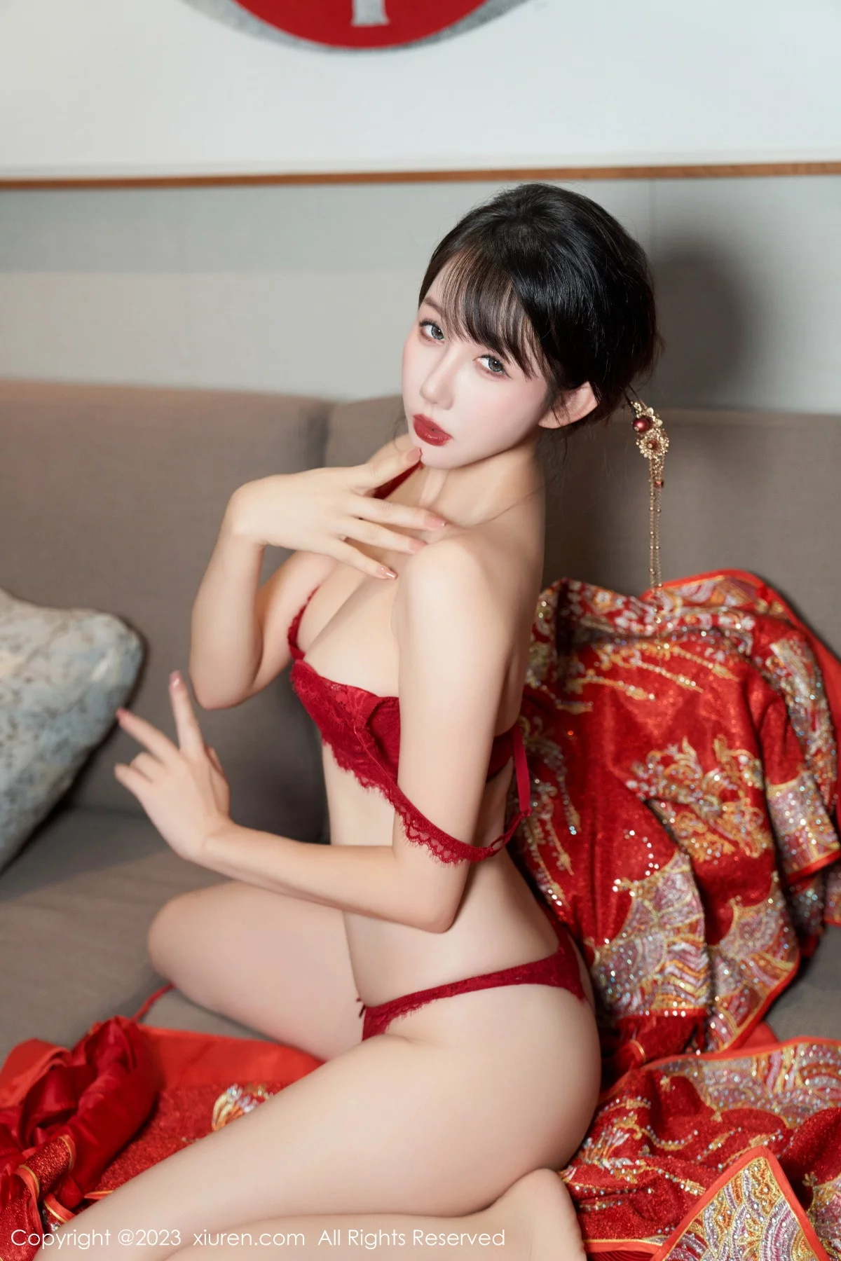 XiuRen第7729期_模特波巧酱专属新娘主题性感红色蕾丝内衣配超薄肉丝诱惑写真90P