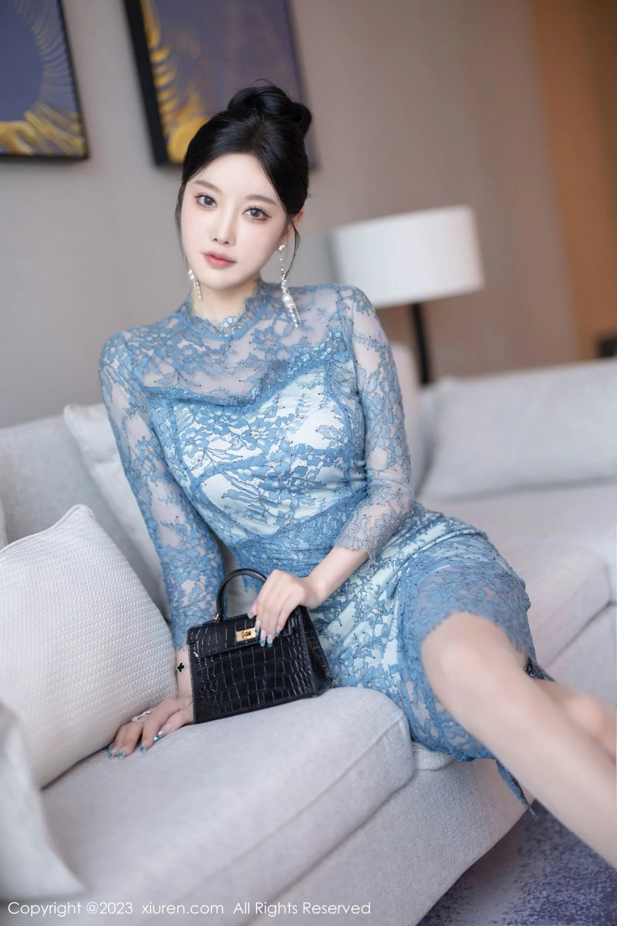 XiuRen第7732期_女神杨晨晨蓝灰色薄纱旗袍+性感淡蓝情趣服秀惹火身材诱惑写真82P